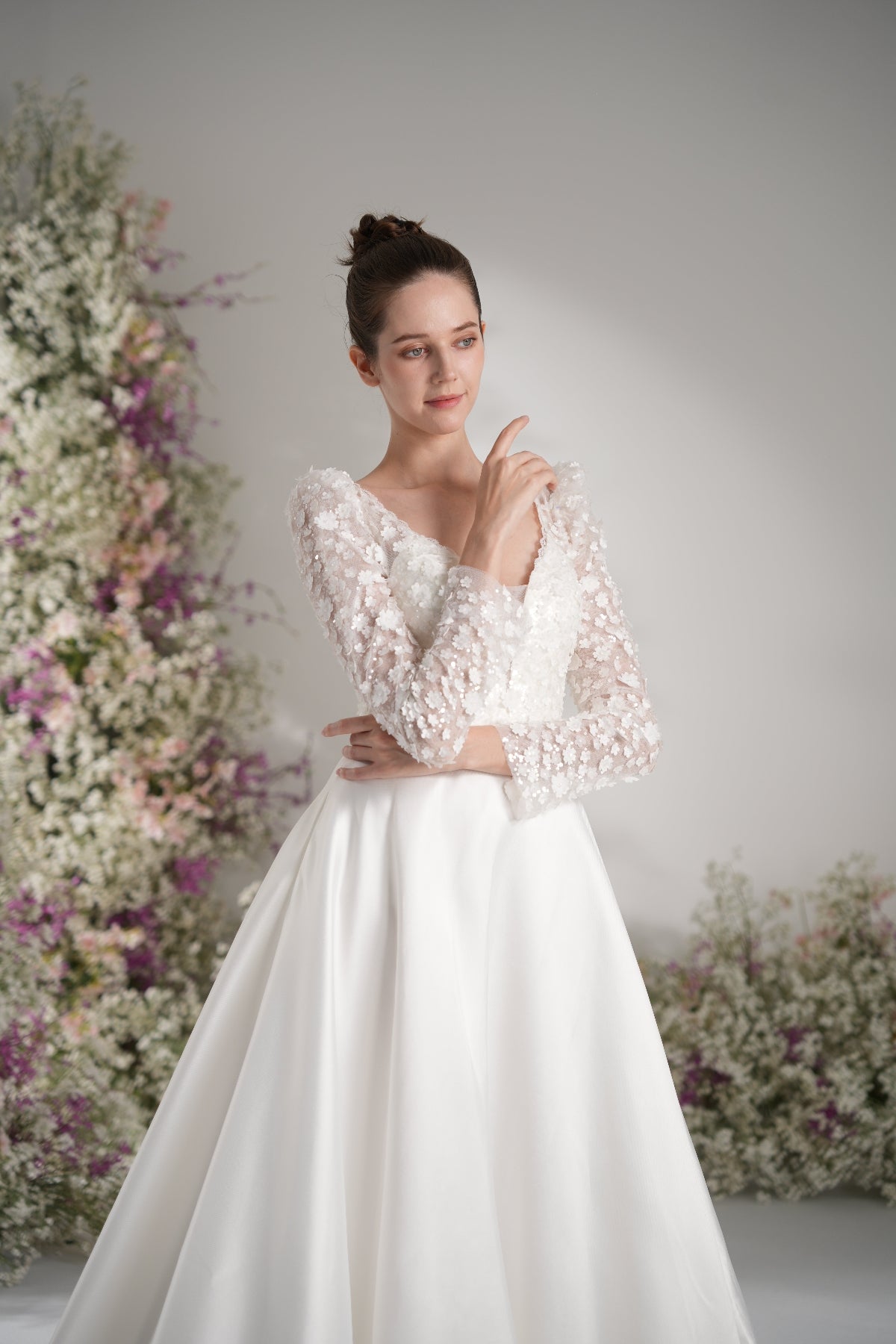 A-line Queen Neckline Long Sleeve Lace Applique Satin Wedding Dress With Court Train zhexudai