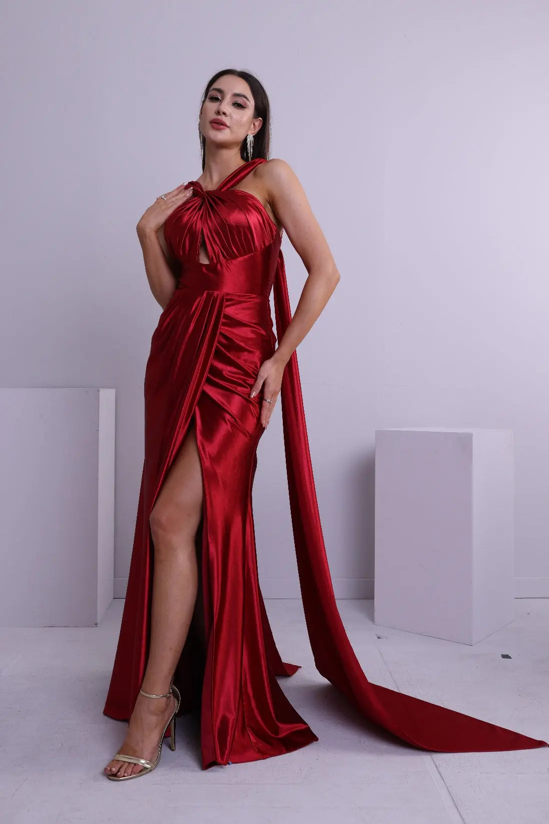 Maristelle Mermaid Halter Satin Prom Dress zhexudai