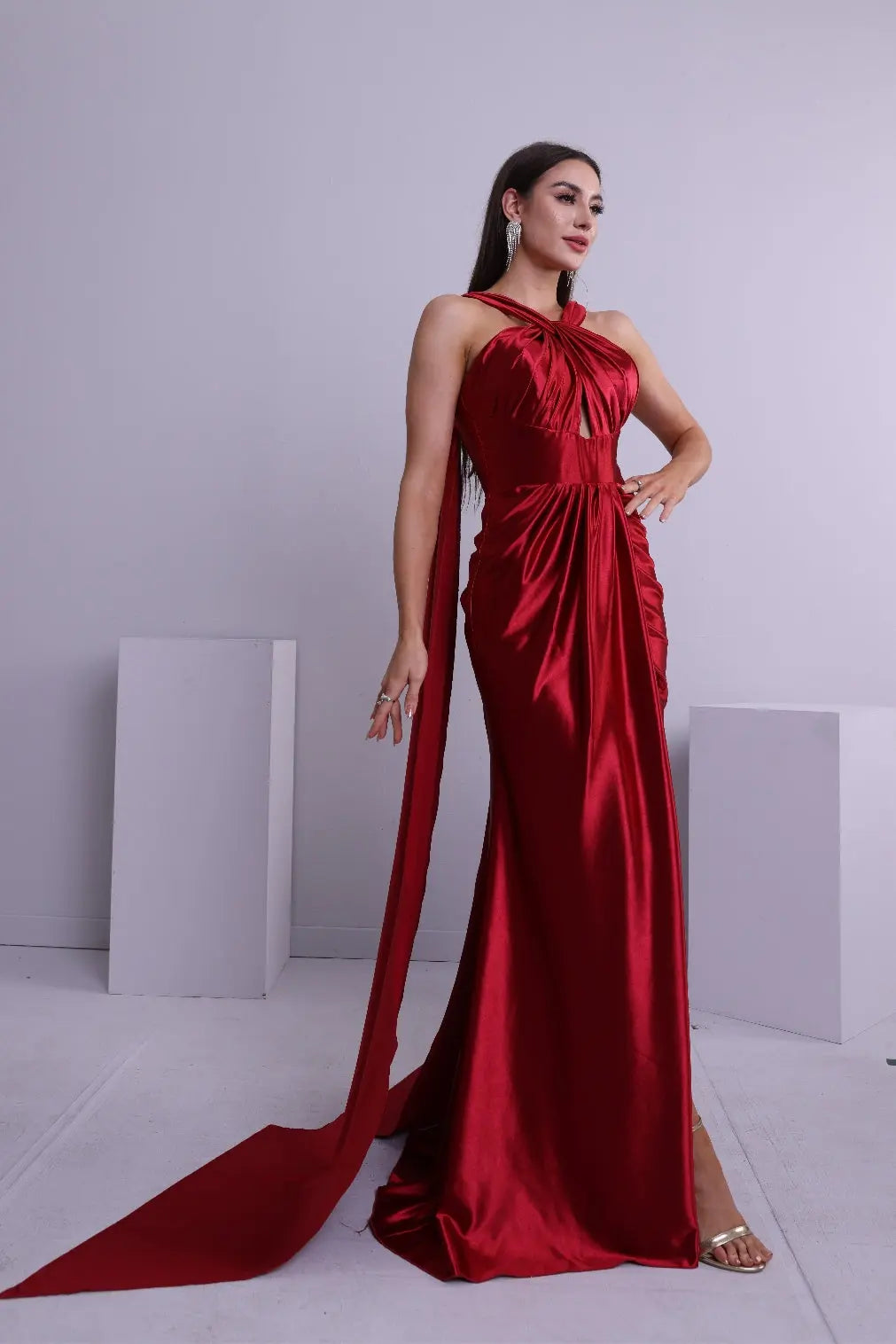 Maristelle Mermaid Halter Satin Prom Dress zhexudai