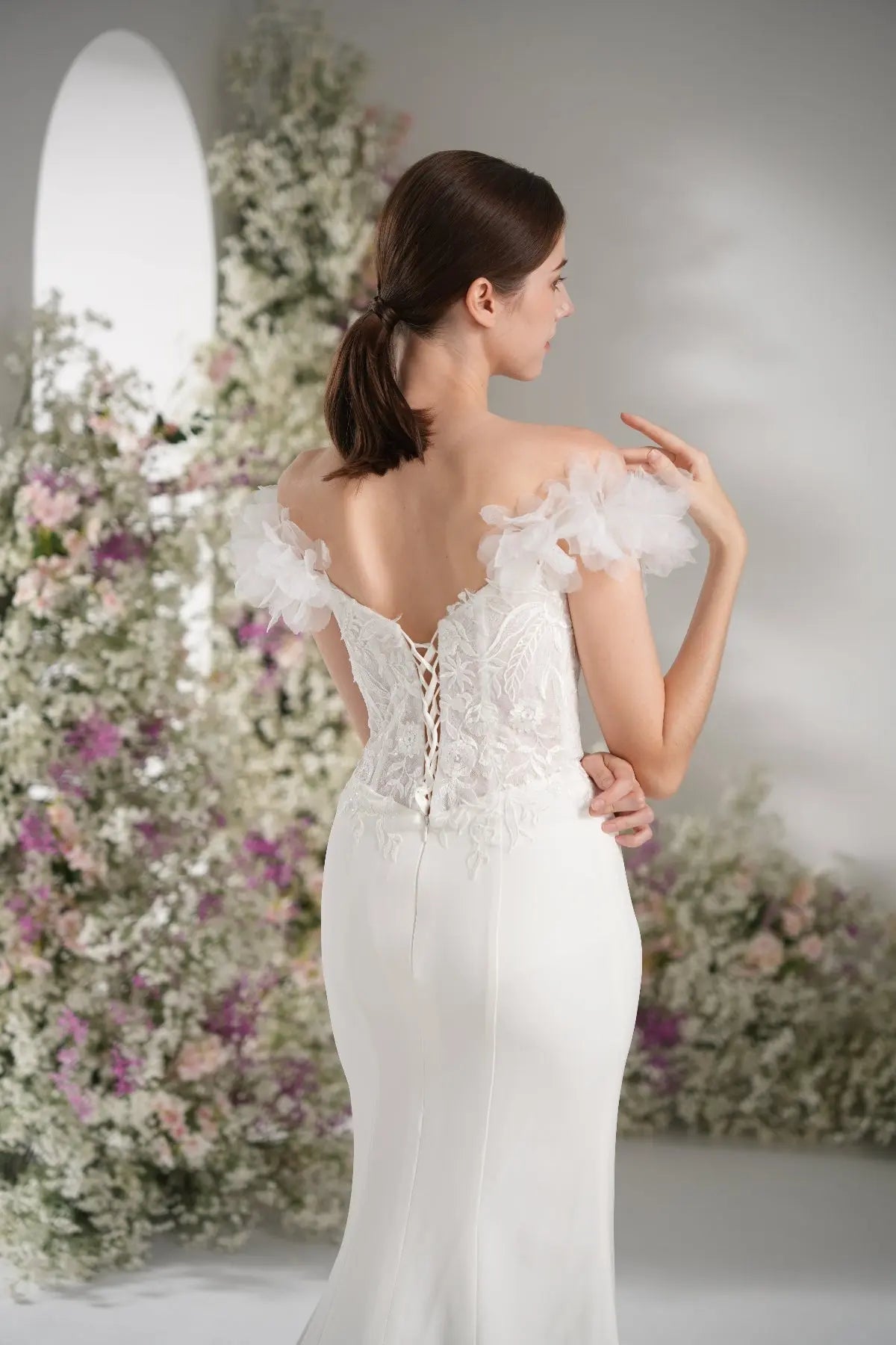Trumpet/Mermaid Off-The-Shoulder Sleeveless Lace Applique Sexy Wedding Dress  With Court Train zhexudai