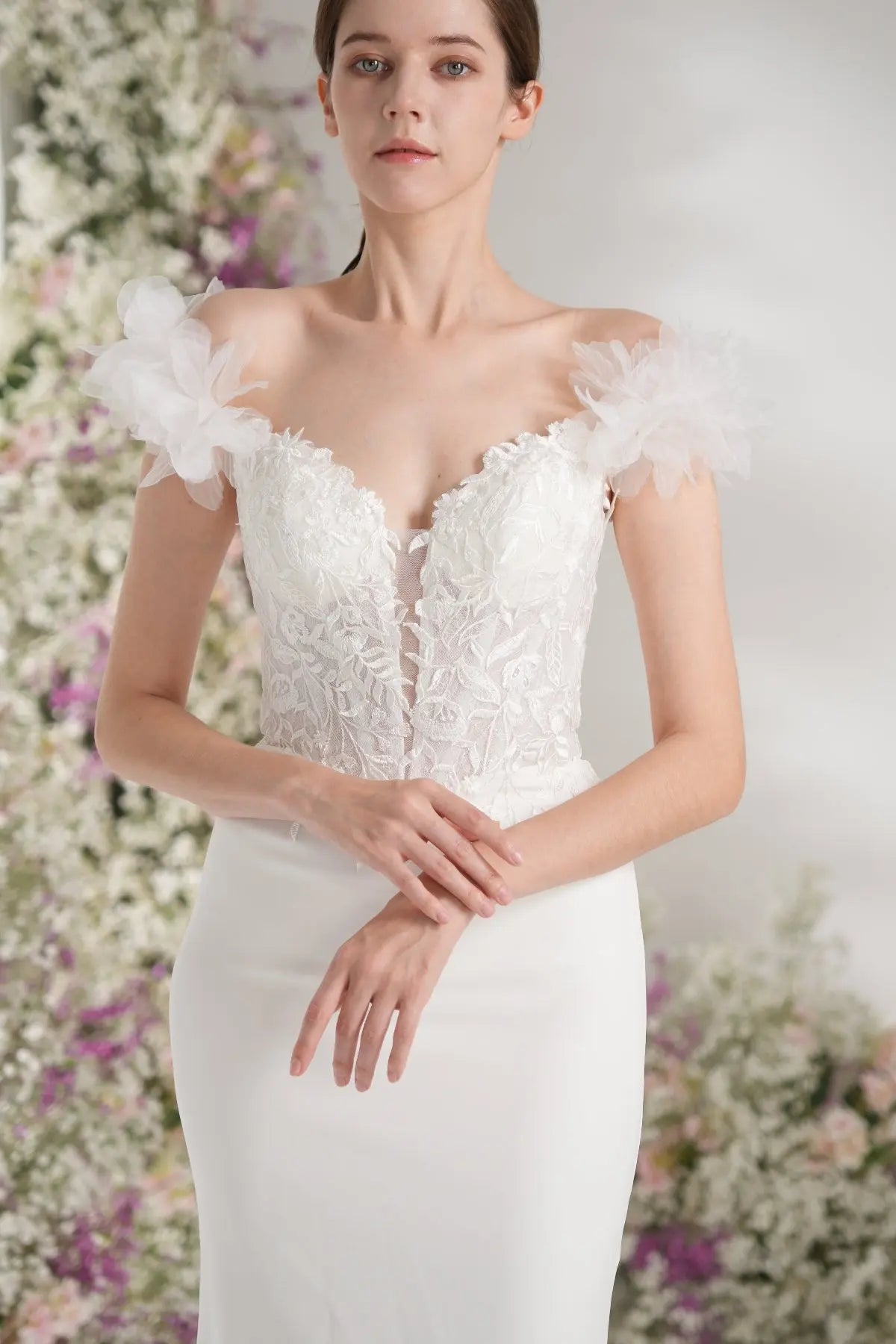Trumpet/Mermaid Off-The-Shoulder Sleeveless Lace Applique Sexy Wedding Dress  With Court Train zhexudai