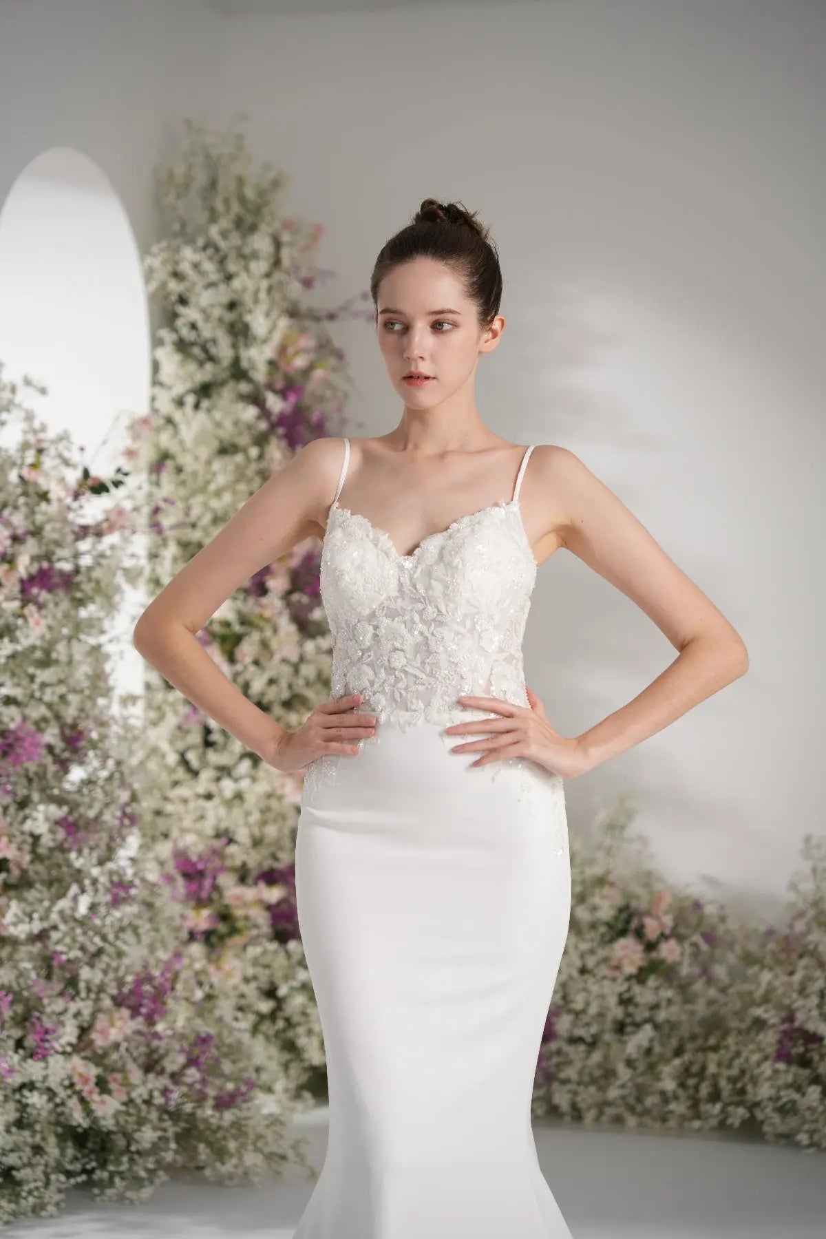 Trumpet/Mermaid Spaghetti Strap Sleeveless Beading Lace Stretch Satin Sexy Wedding Dress  With Court Train zhexudai