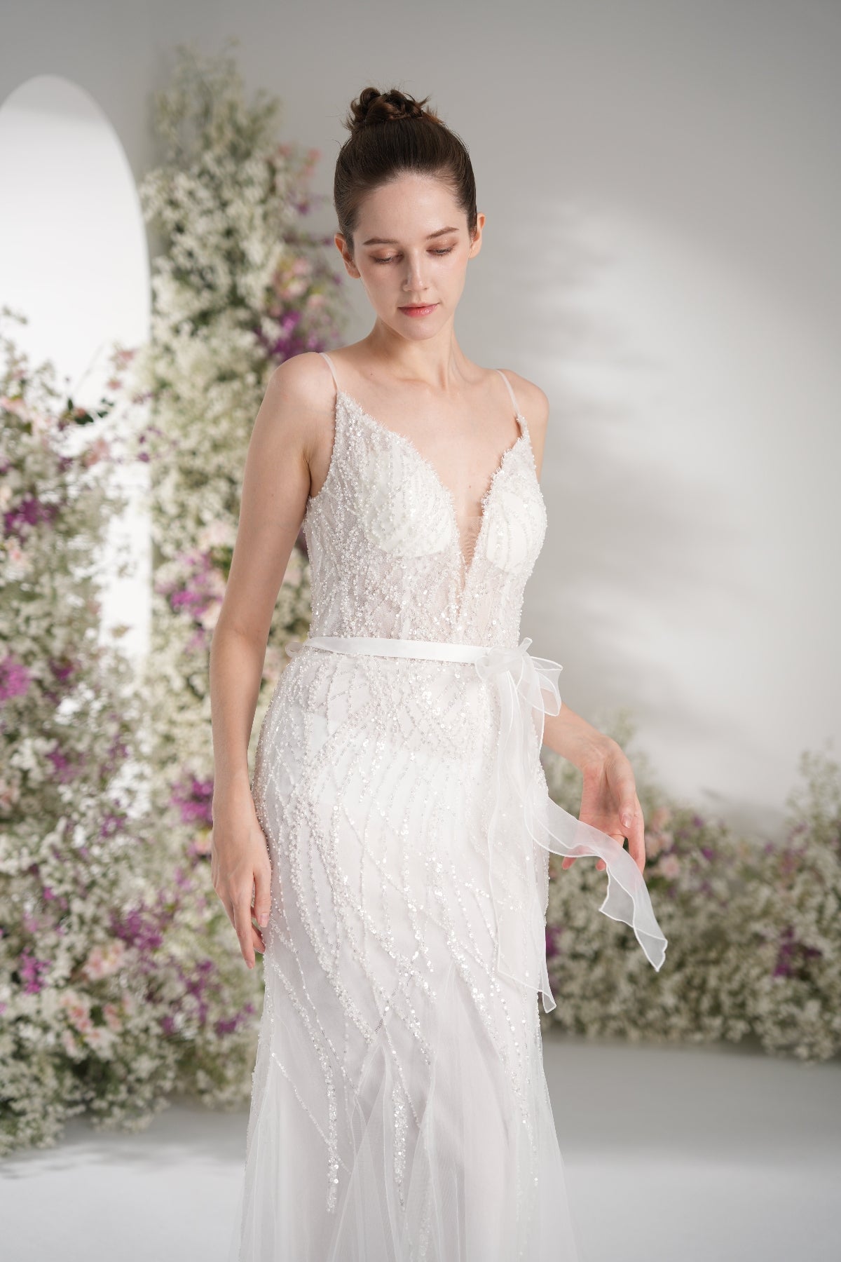 Trumpet/Mermaid Spaghetti Strap V-Neck Beading Tulle Wedding Dress with Court Train zhexudai