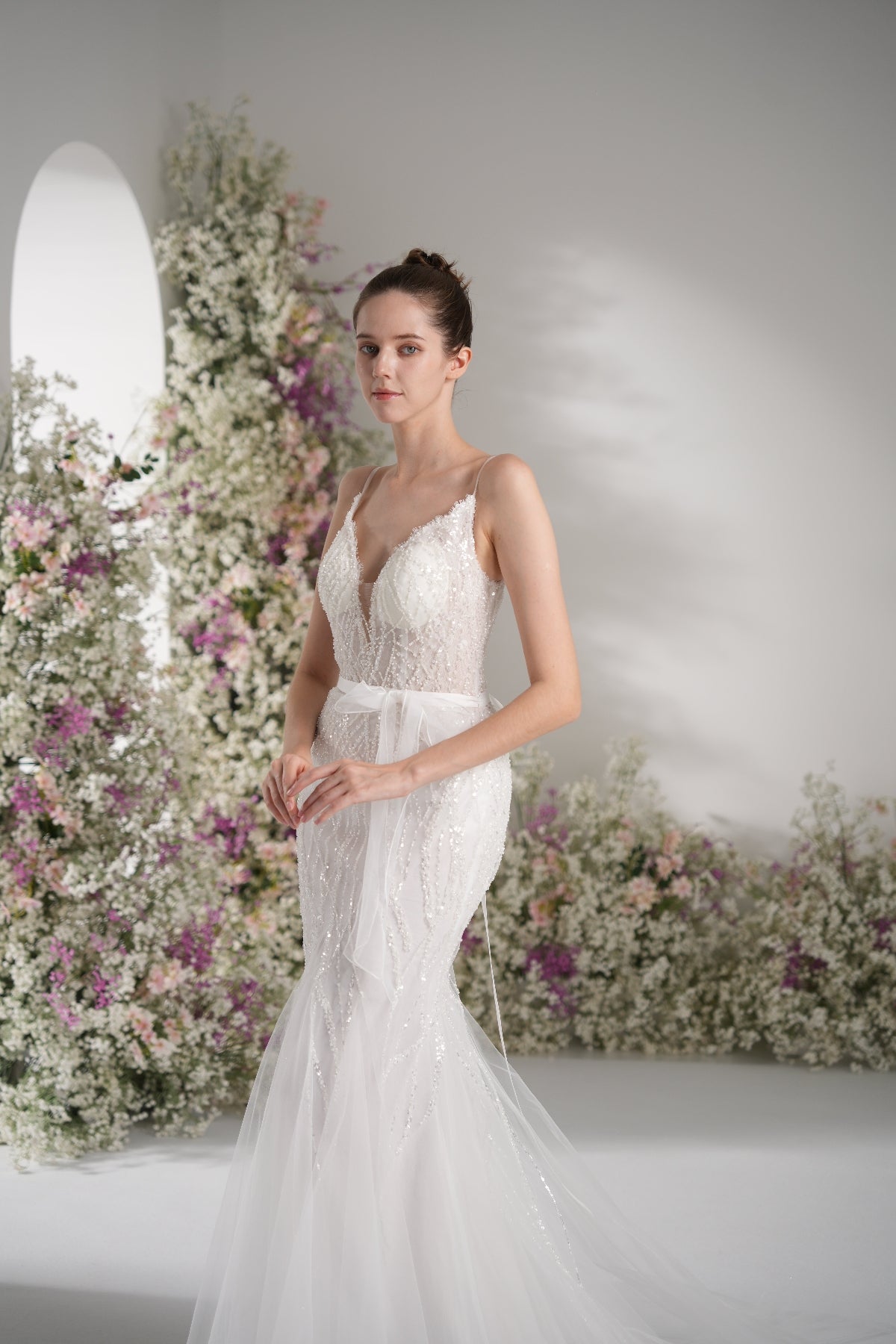 Trumpet/Mermaid Spaghetti Strap V-Neck Beading Tulle Wedding Dress with Court Train zhexudai