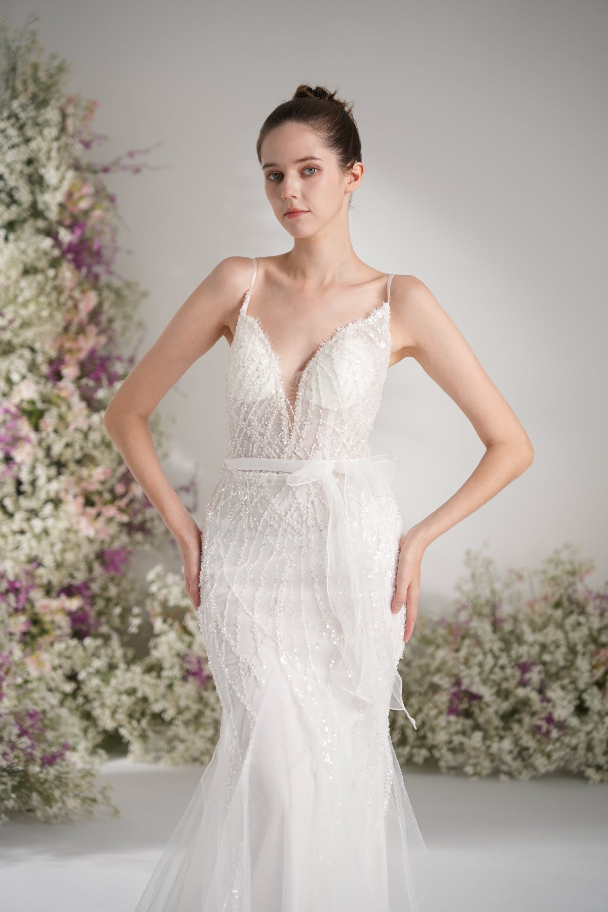 Trumpet/Mermaid Spaghetti Strap V-Neck Beading Tulle Wedding Dress with Court Train zhexudai
