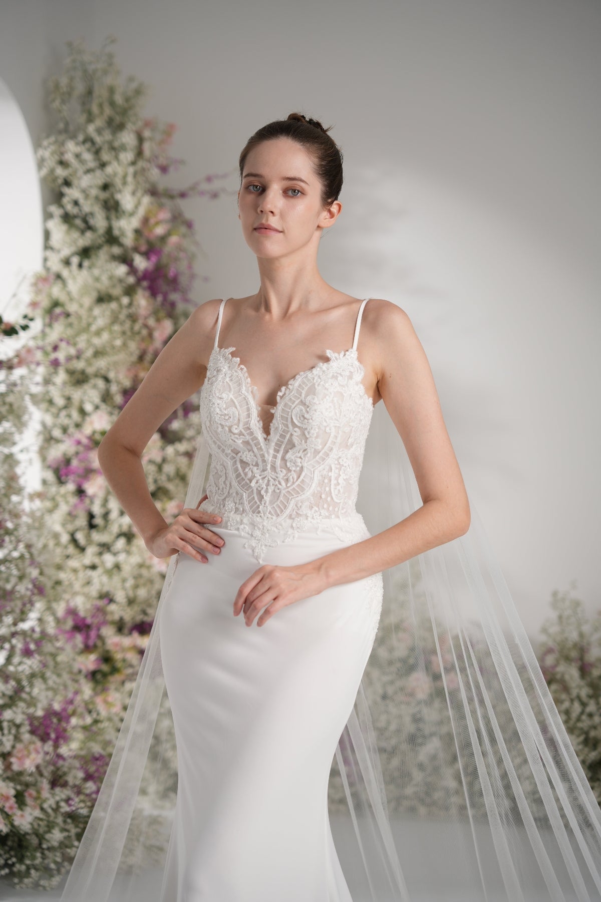 Trumpet/Mermaid Spaghetti Strap V Neck Lace Cape Stretch Satin Sexy Wedding Dress With Court Train zhexudai
