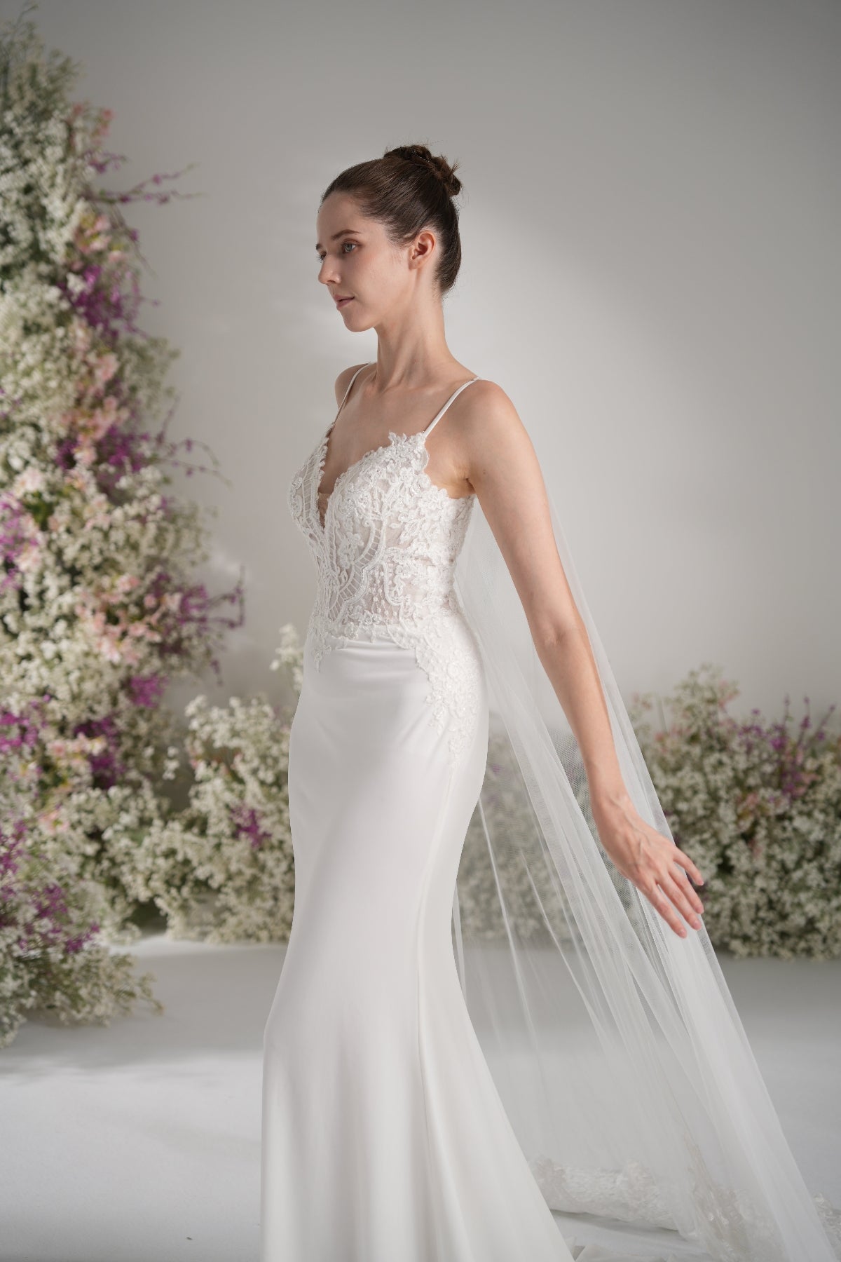 Trumpet/Mermaid Spaghetti Strap V Neck Lace Cape Stretch Satin Sexy Wedding Dress With Court Train zhexudai