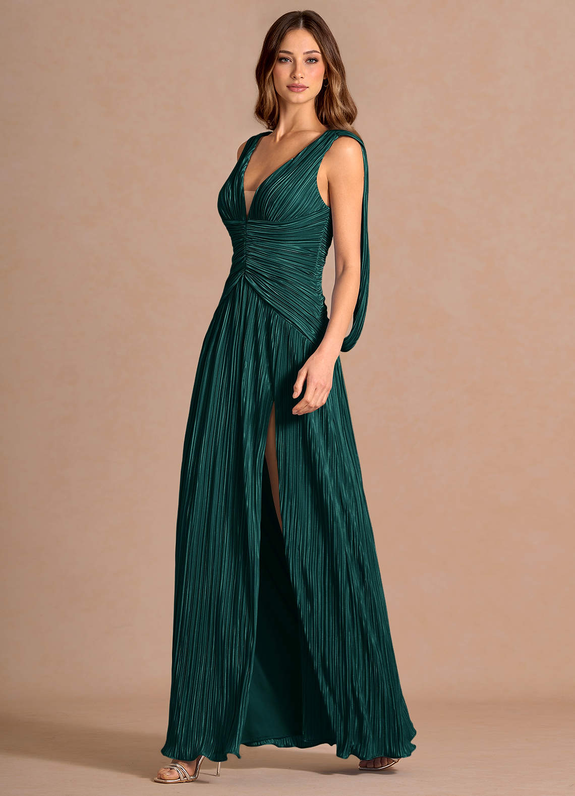 Quellia Sheath V-Neck Stretch Knit Wedding Guest Dress in Emerald Green