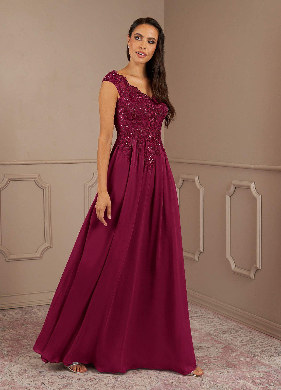 Amethyst A-Line V-Neck Chiffon Mother of the Bride Dress in Burgundy