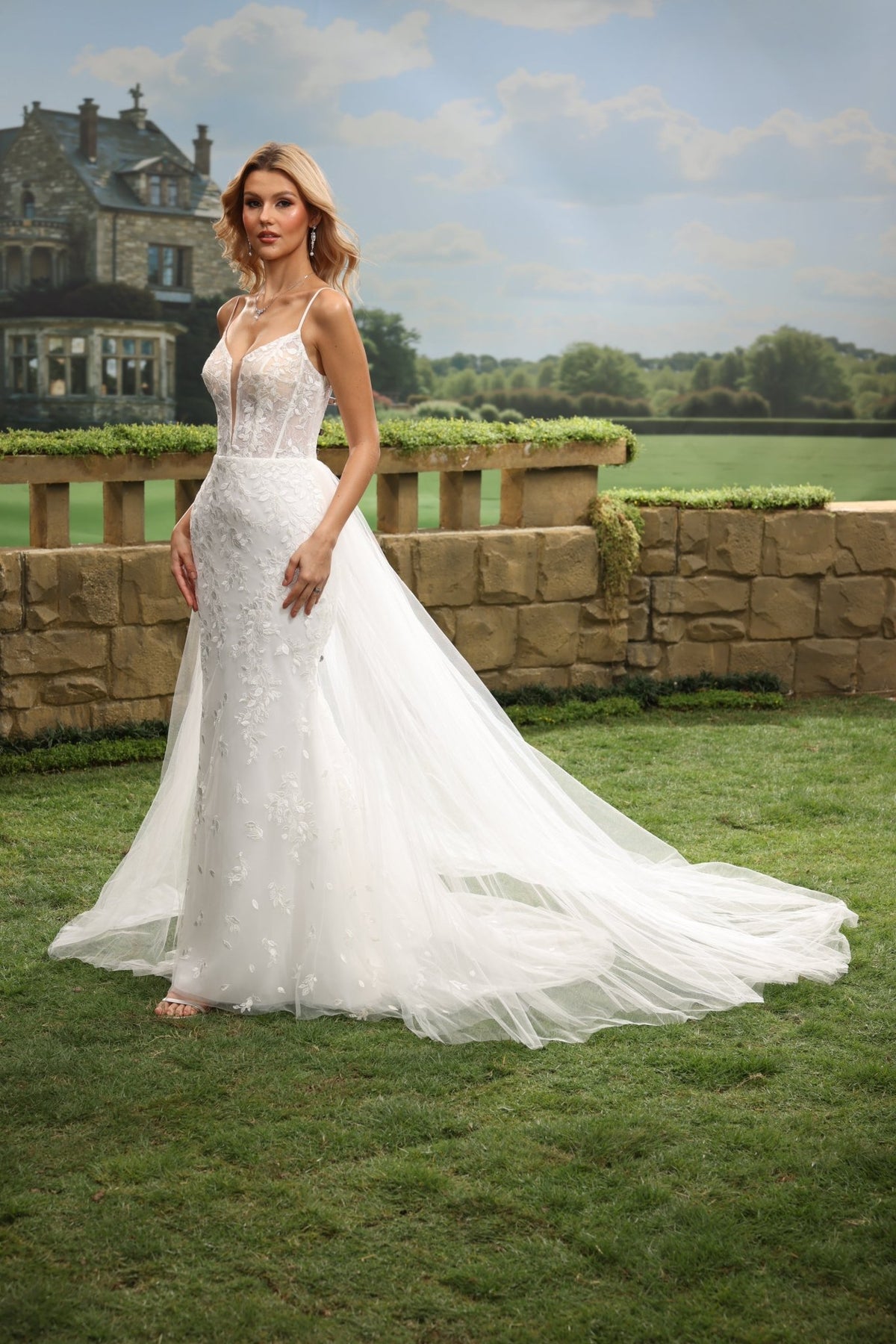 Auralisse white lace tulle wedding dress detail view 4