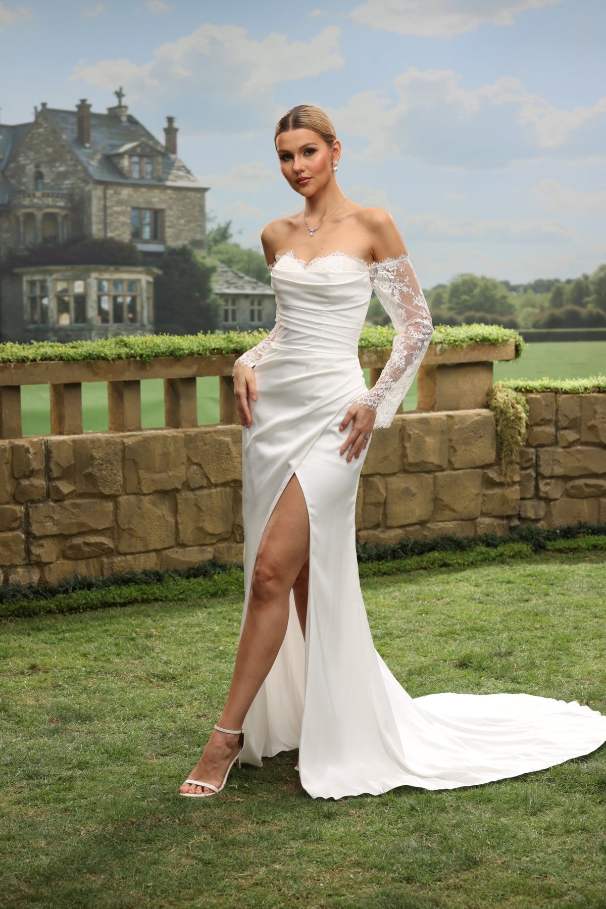 Aven white wedding dress detail view 8