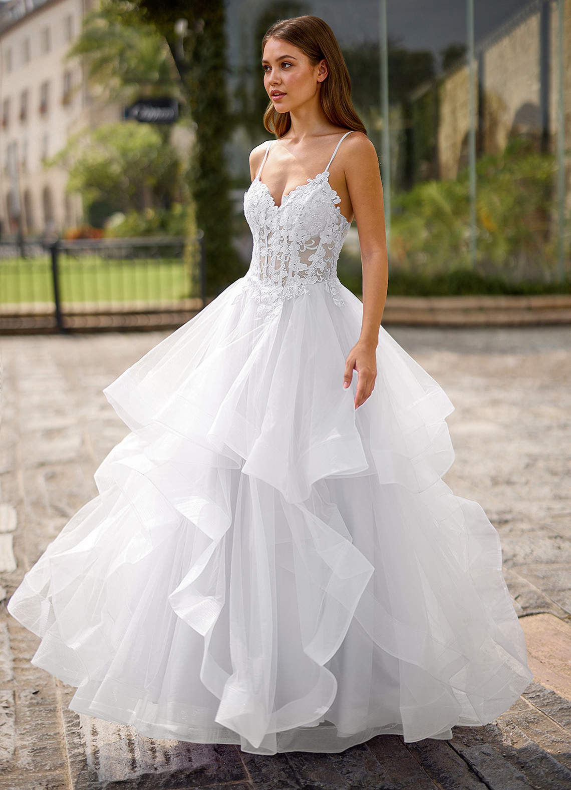Spitze Ball Gown Sweetheart Lace Tulle Evening Dress in white