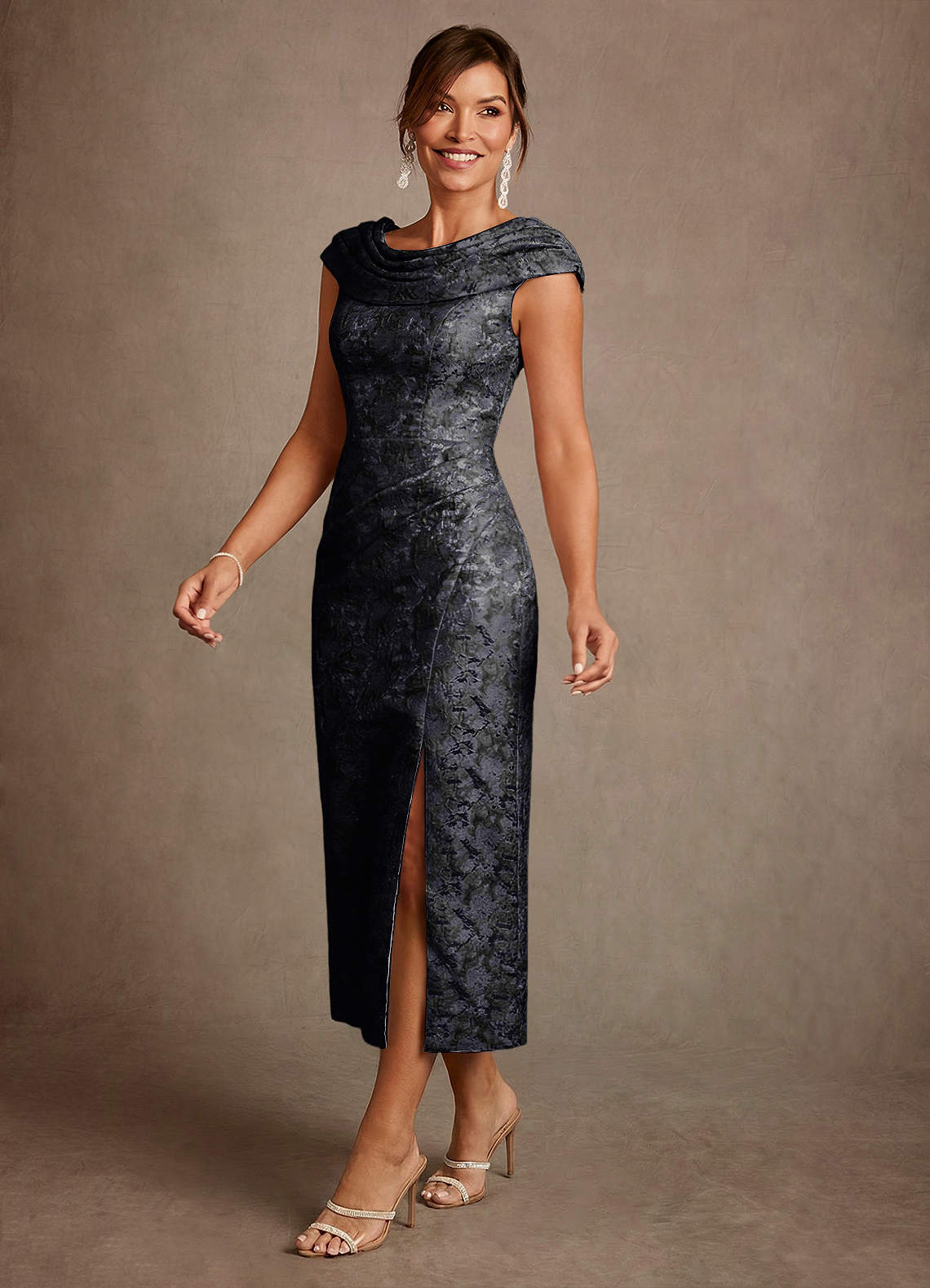 Alpine A-Line Scoop-Neck Jacquard Mother of the Bride Dress in black