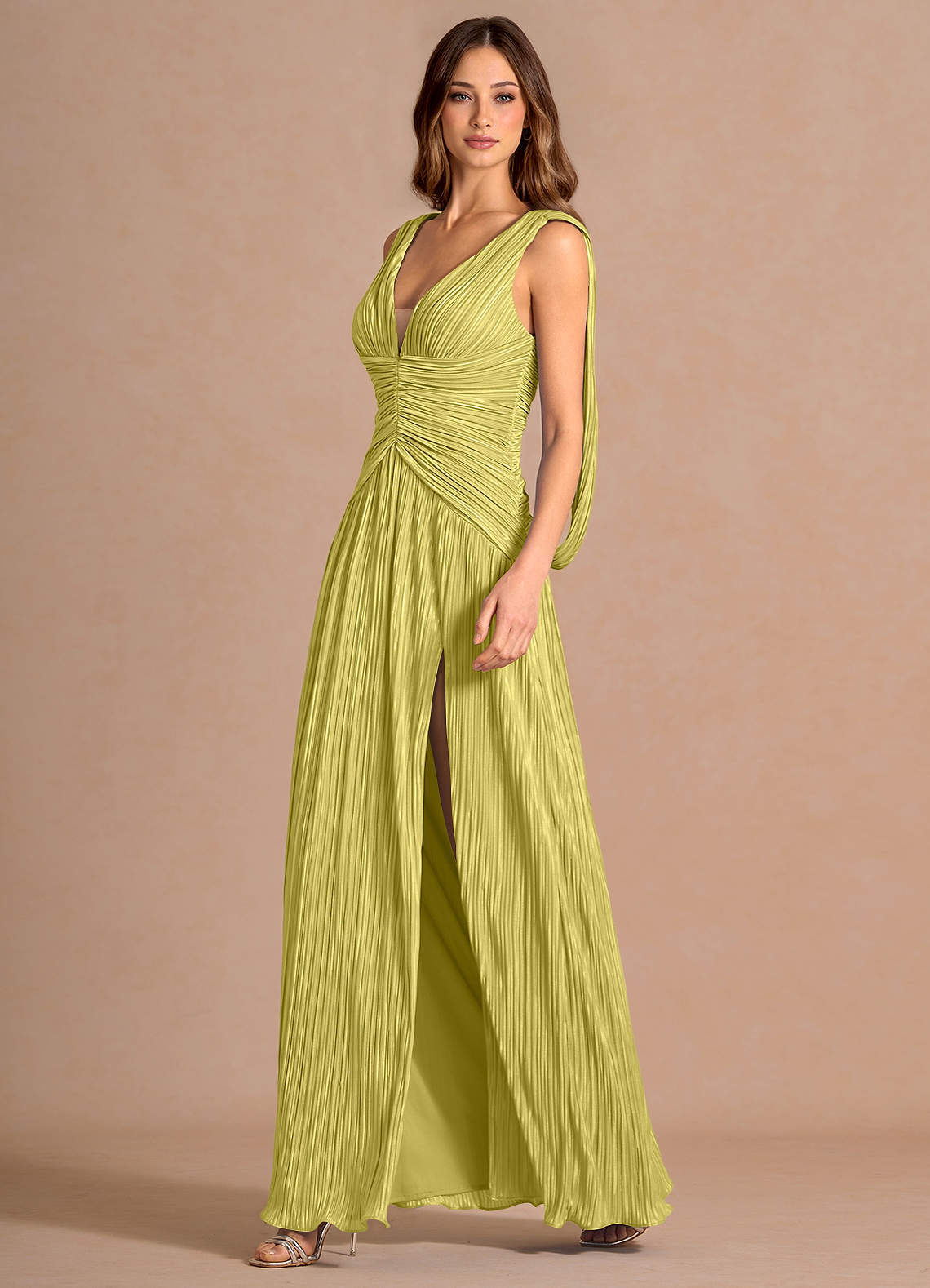 Quellia Sheath V-Neck Stretch Knit Wedding Guest Dress in Pale Yellow