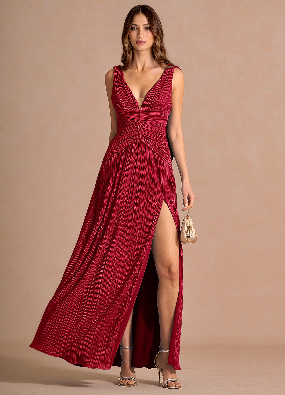 Quellia Sheath V-Neck Stretch Knit Wedding Guest Dress in Red