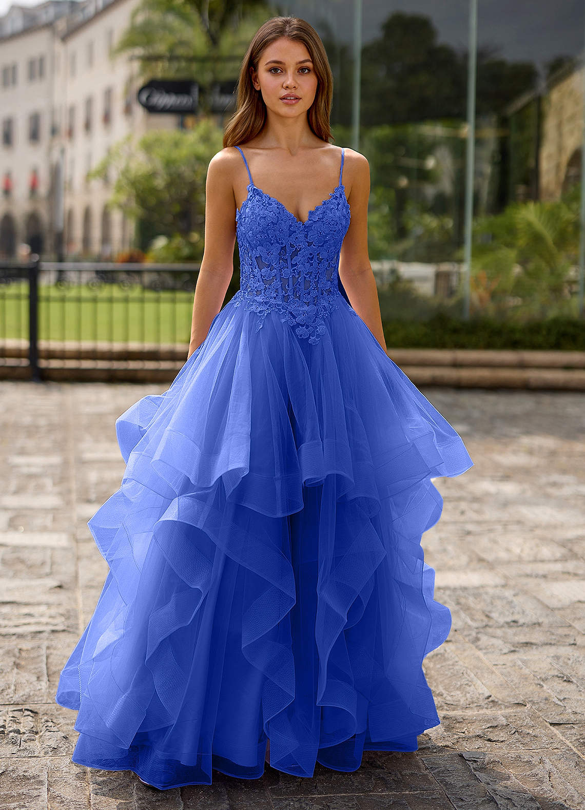 Spitze Ball Gown Sweetheart Lace Tulle Evening Dress in Royal Blue