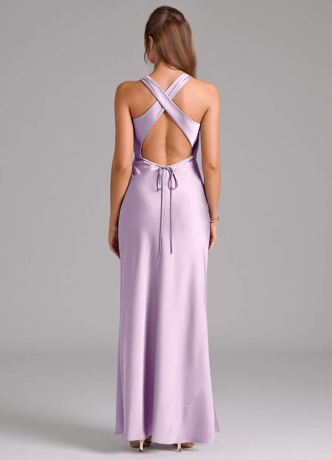 Evadne Sheath Scoop-Neck Stretch Satin Bridesmaid Dress in Frosted Lilac