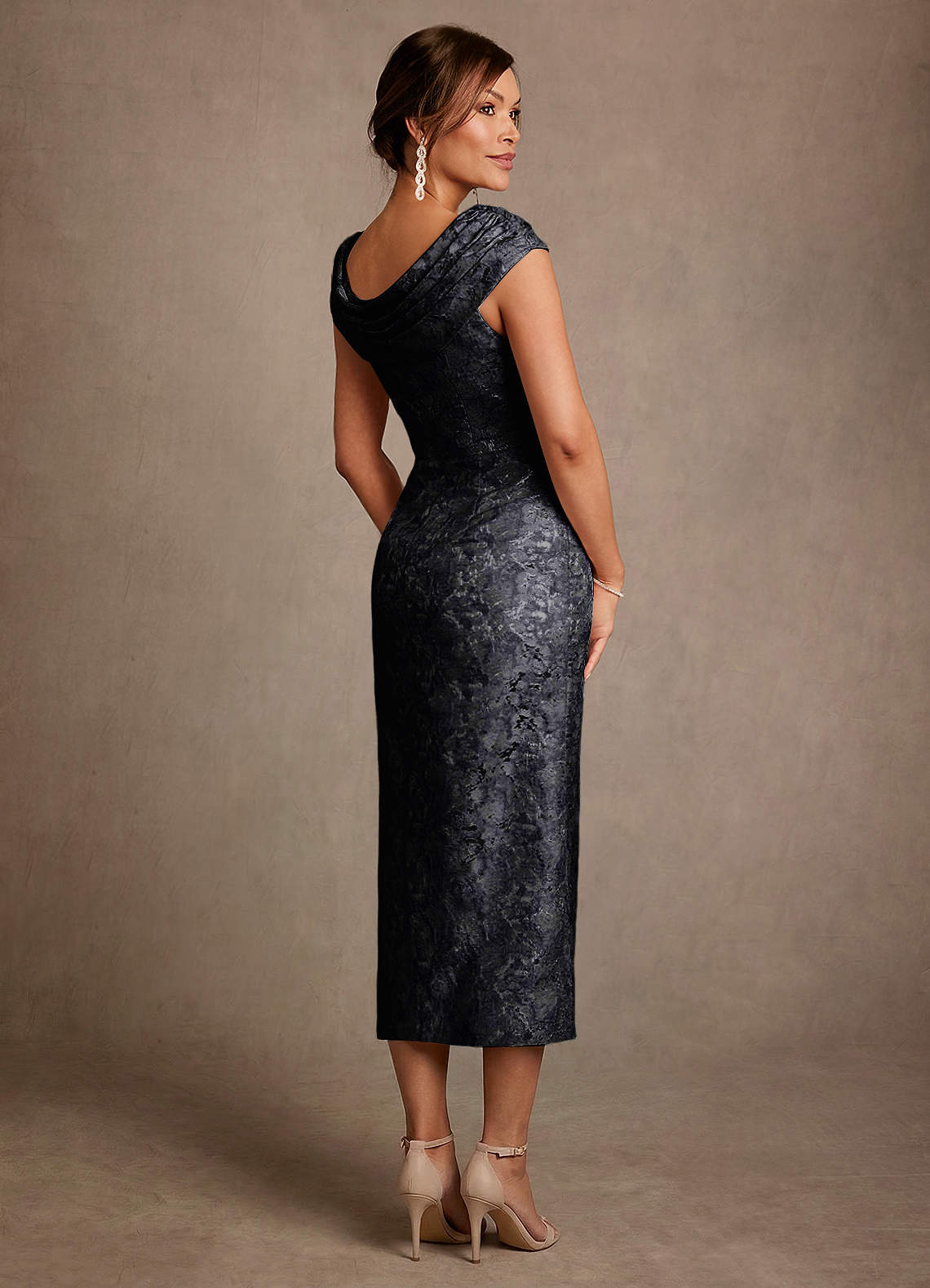Alpine A-Line Scoop-Neck Jacquard Mother of the Bride Dress in black