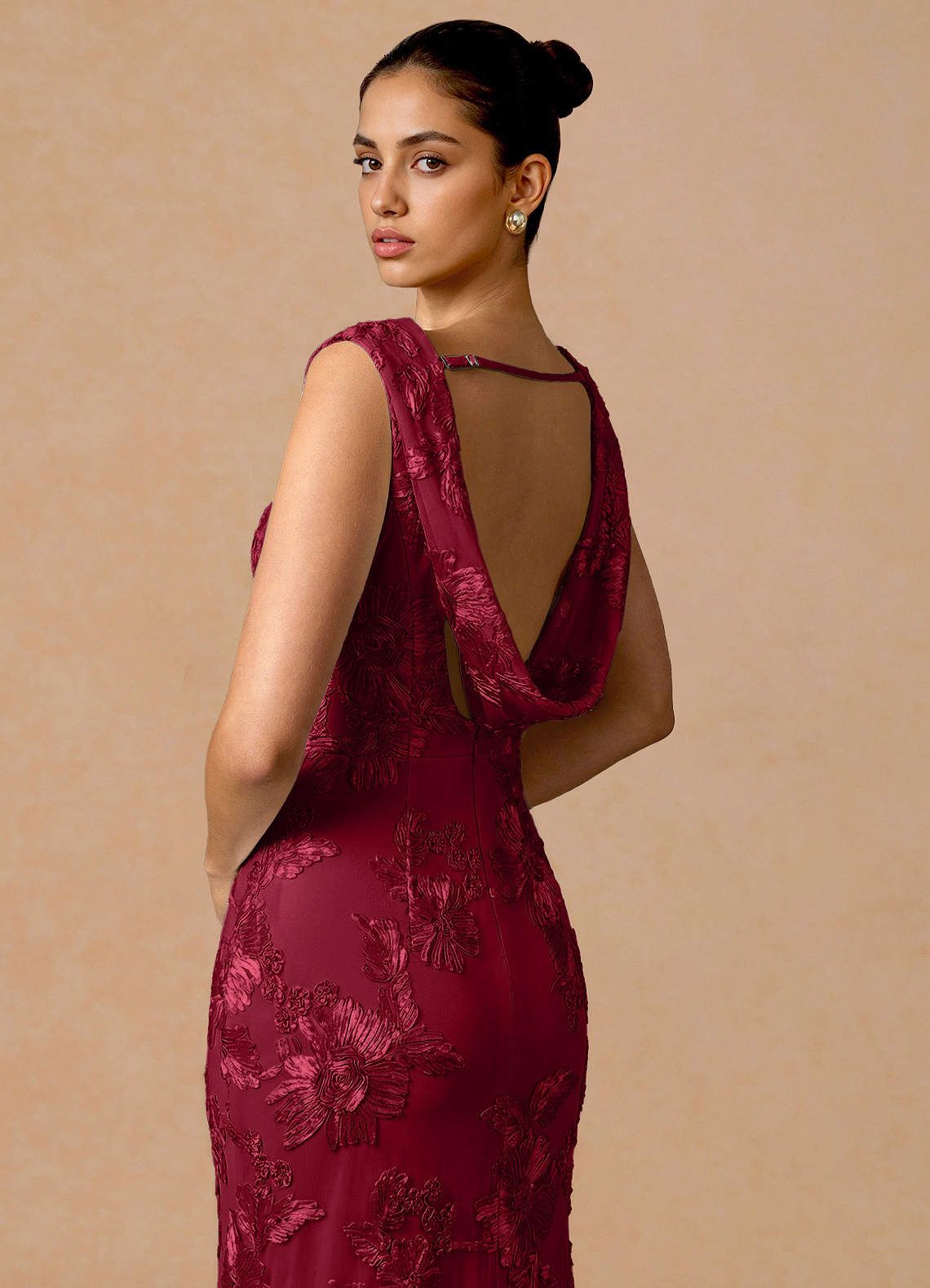 Elowis Column Open-Back Floral Mesh Evening Dress in Burgundy