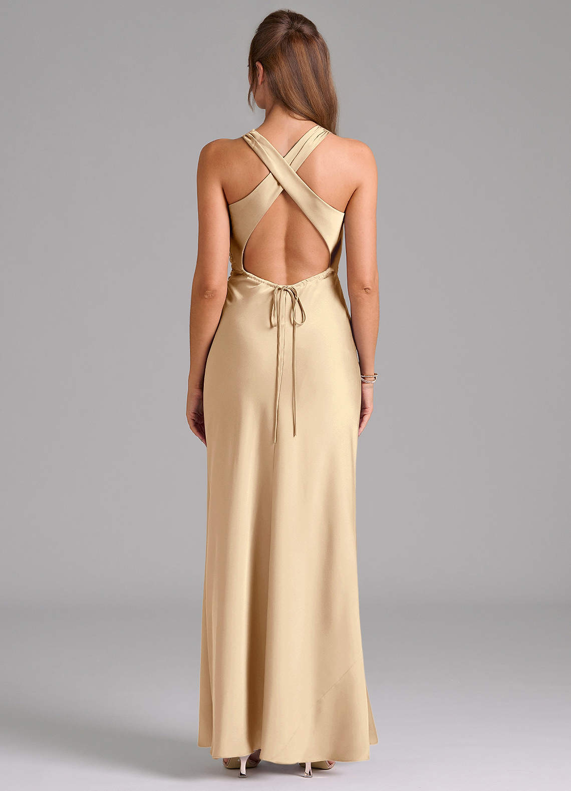 Evadne Sheath Scoop-Neck Stretch Satin Bridesmaid Dress in Champagne