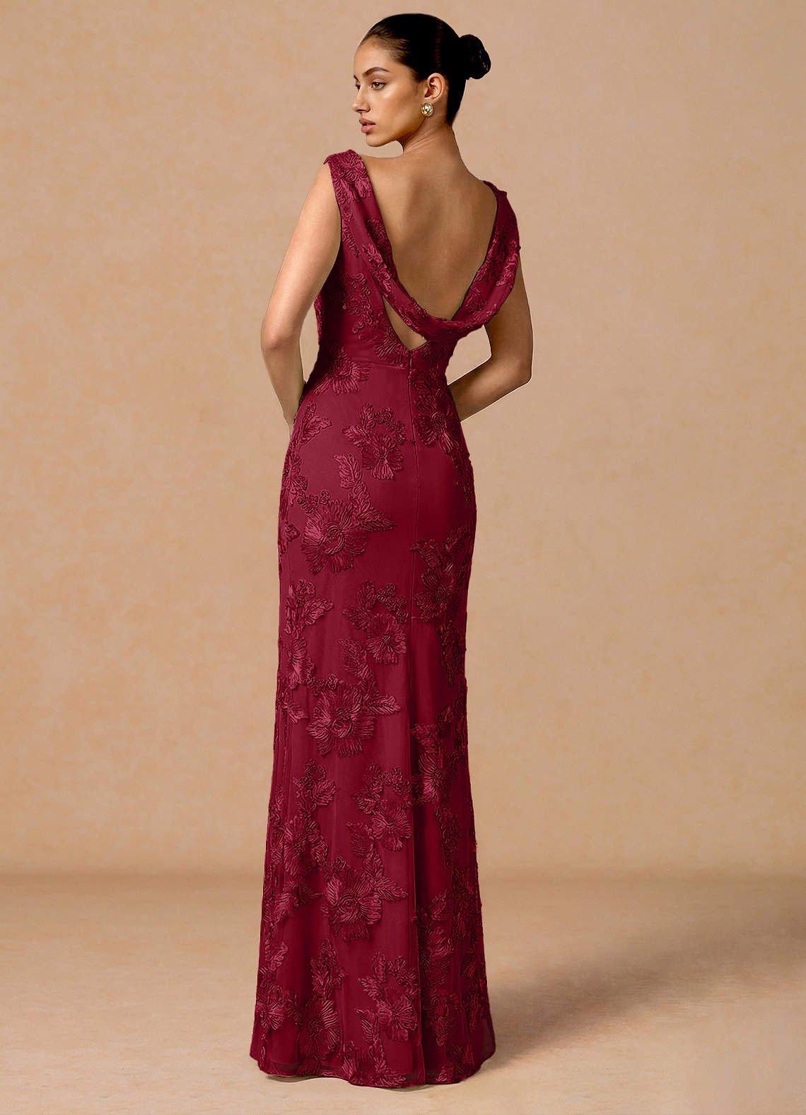 Elowis Column Open-Back Floral Mesh Evening Dress in Burgundy