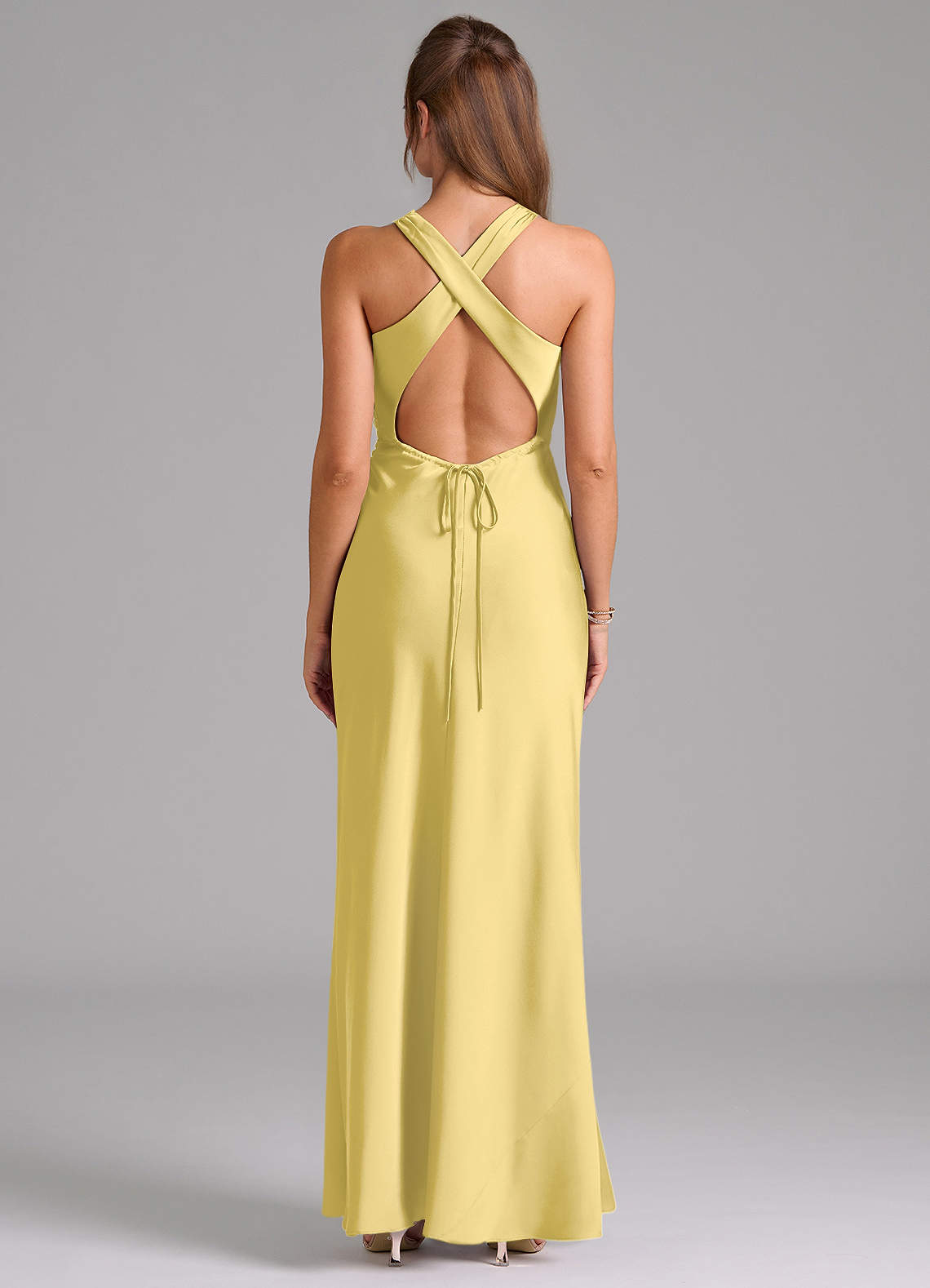 Evadne Sheath Scoop-Neck Stretch Satin Bridesmaid Dress in Canary