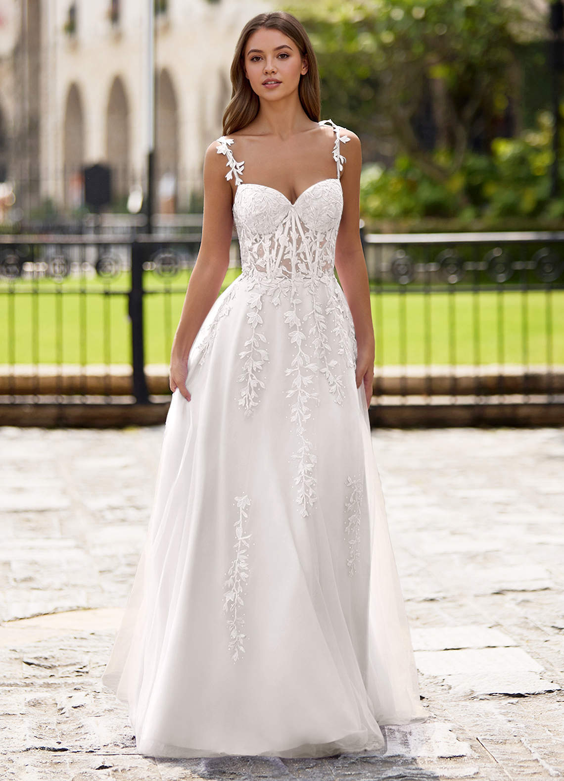 Dreamscape A-Line Sweetheart Lace Tulle Prom Dress in white
