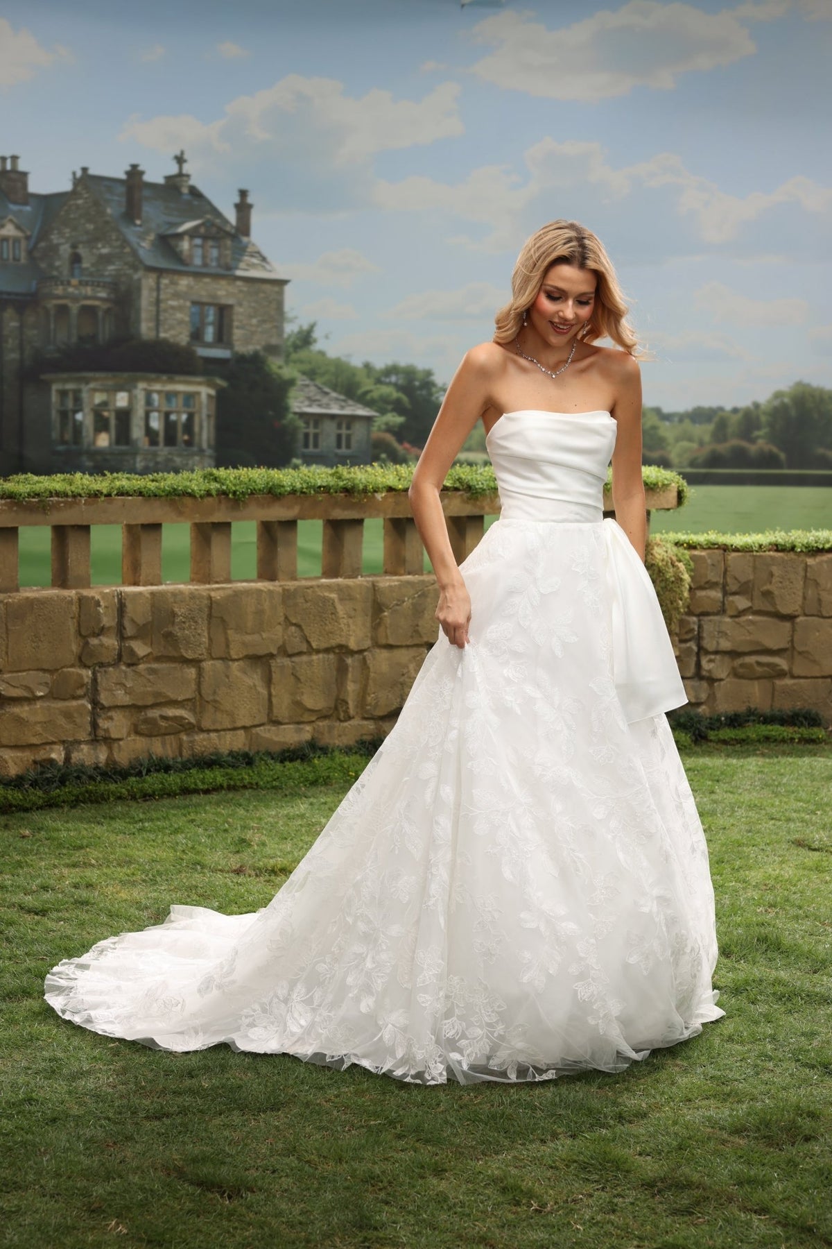 Elia white wedding dress detail view 7