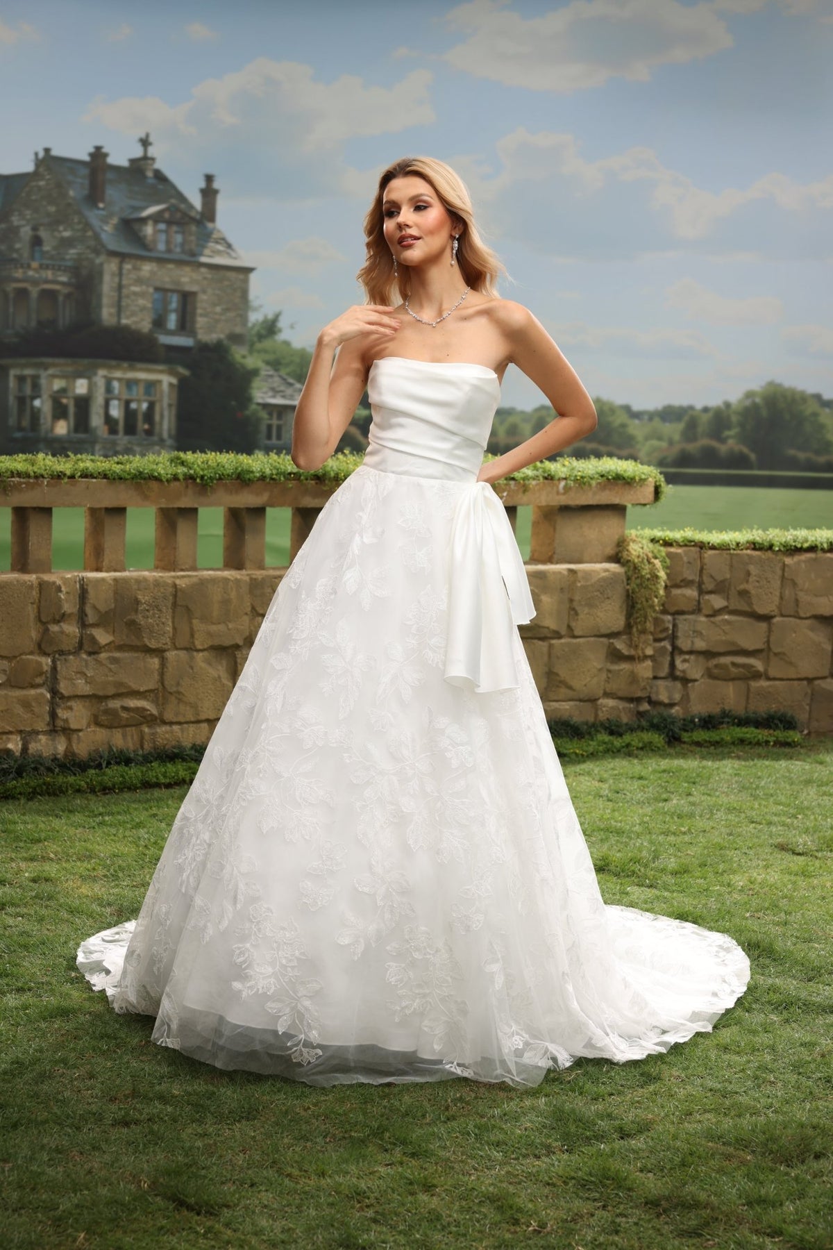 Elia white wedding dress detail view 2