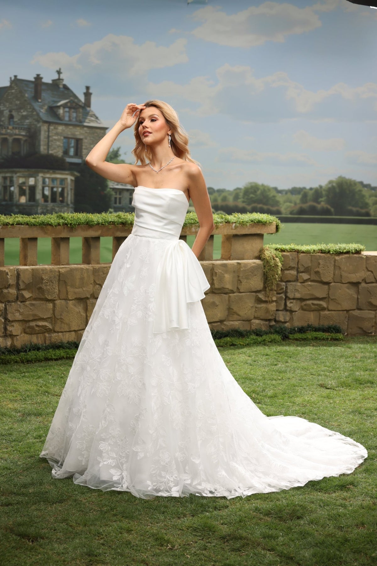 Elia white wedding dress detail view 5
