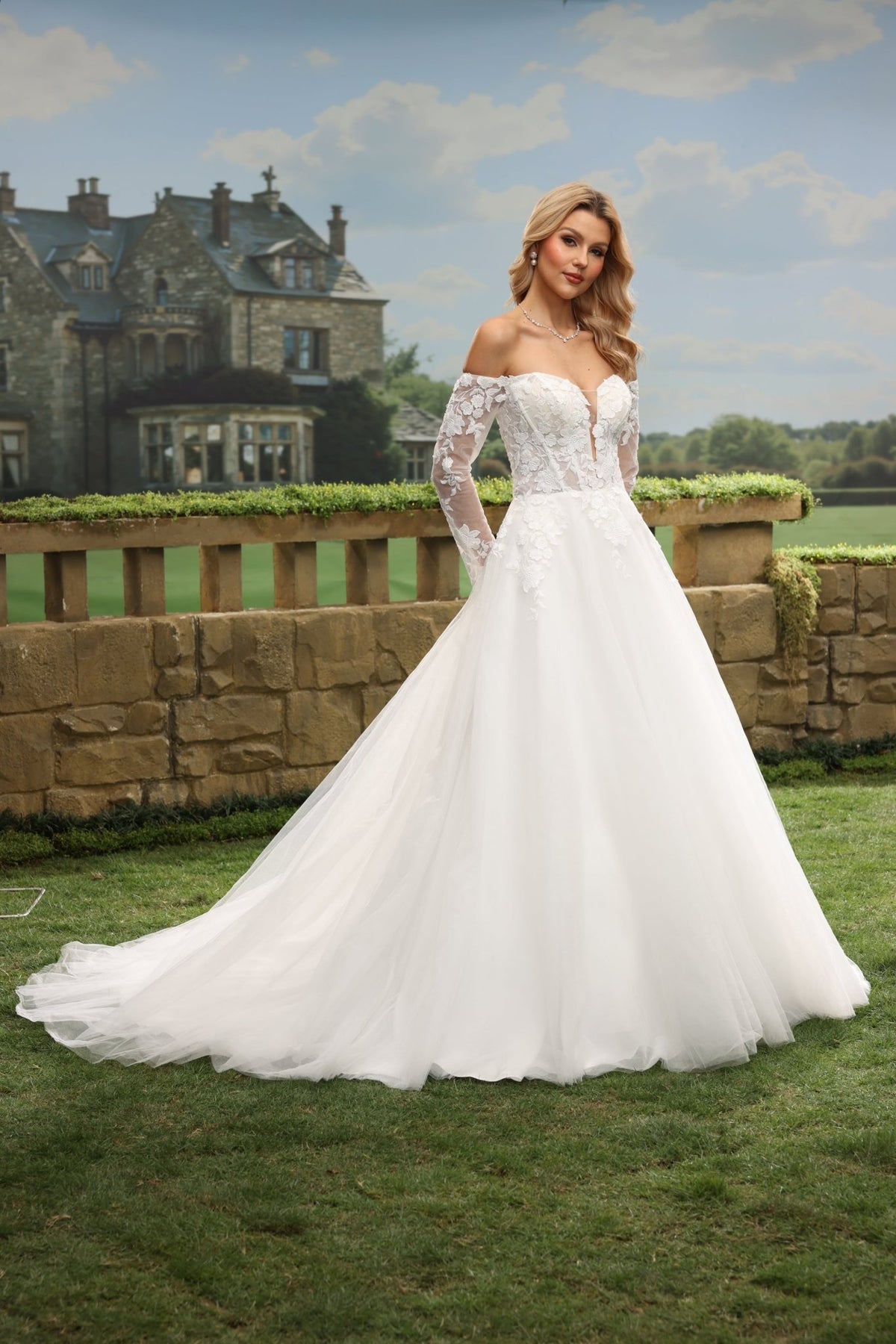Elora white wedding dress detail view 9