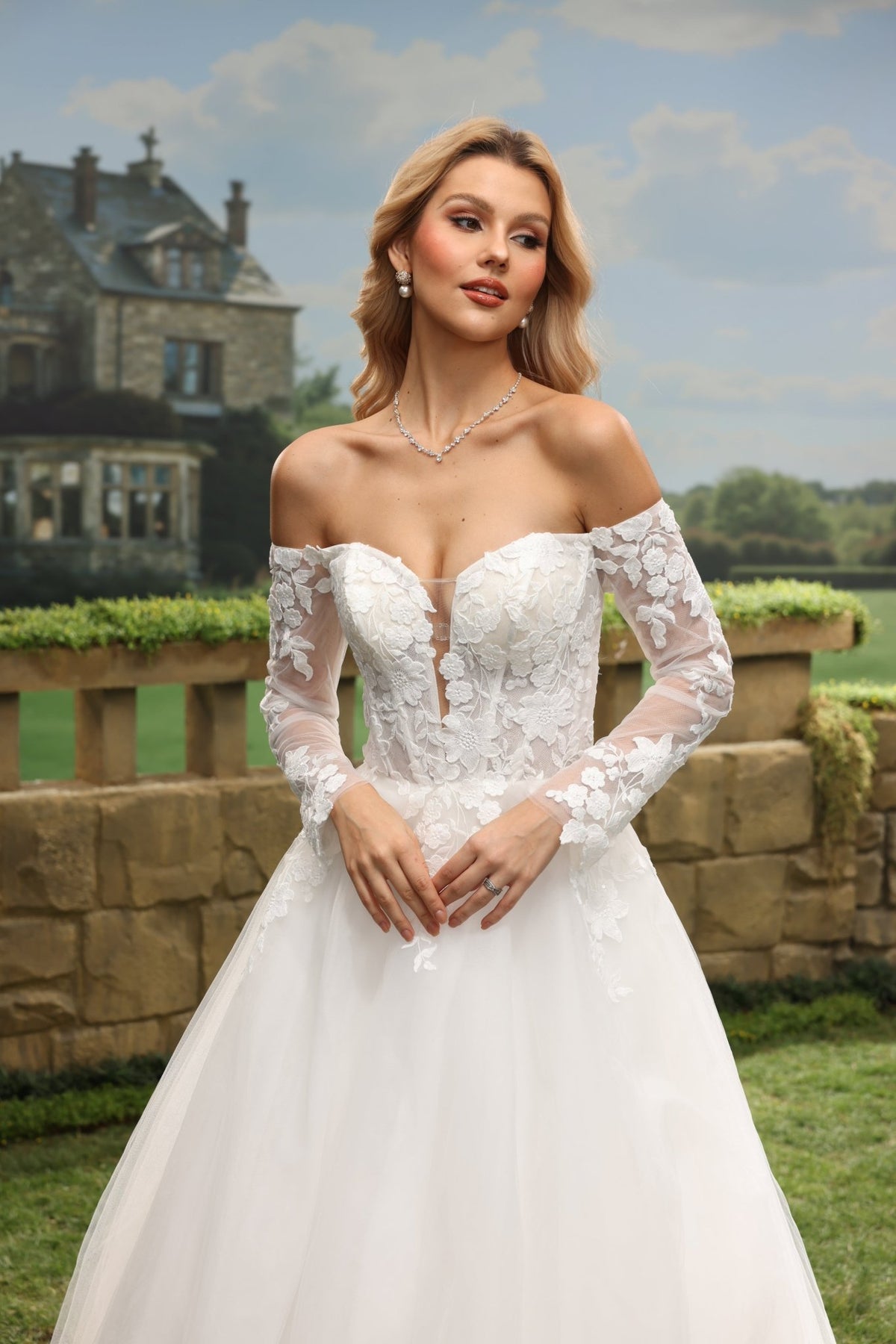 Elora white wedding dress detail view 6