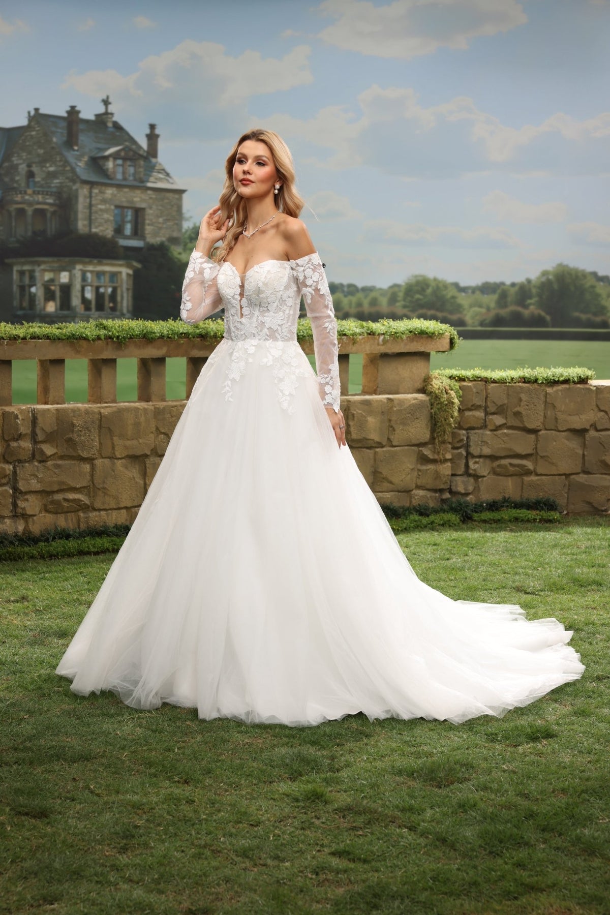 Elora white wedding dress detail view 8