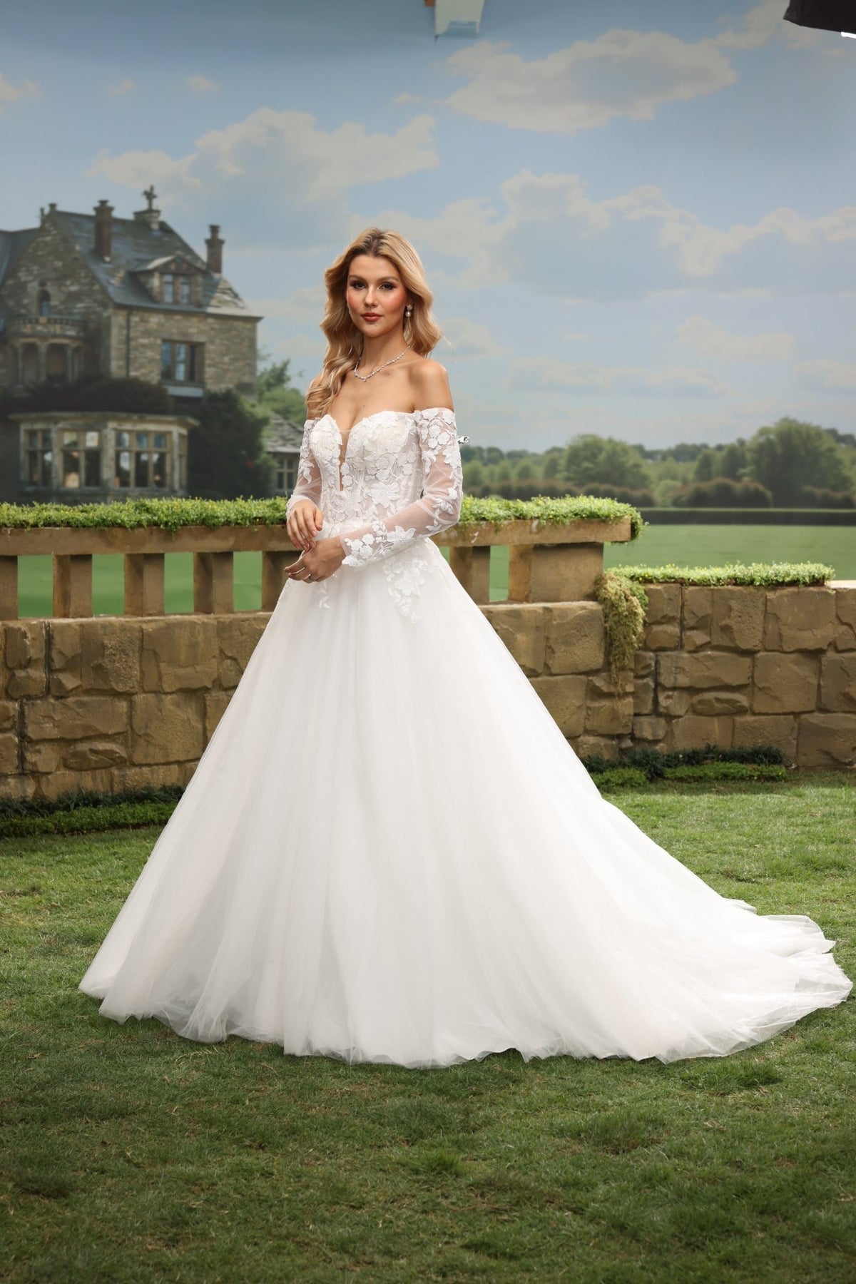 Elora white wedding dress detail view 7