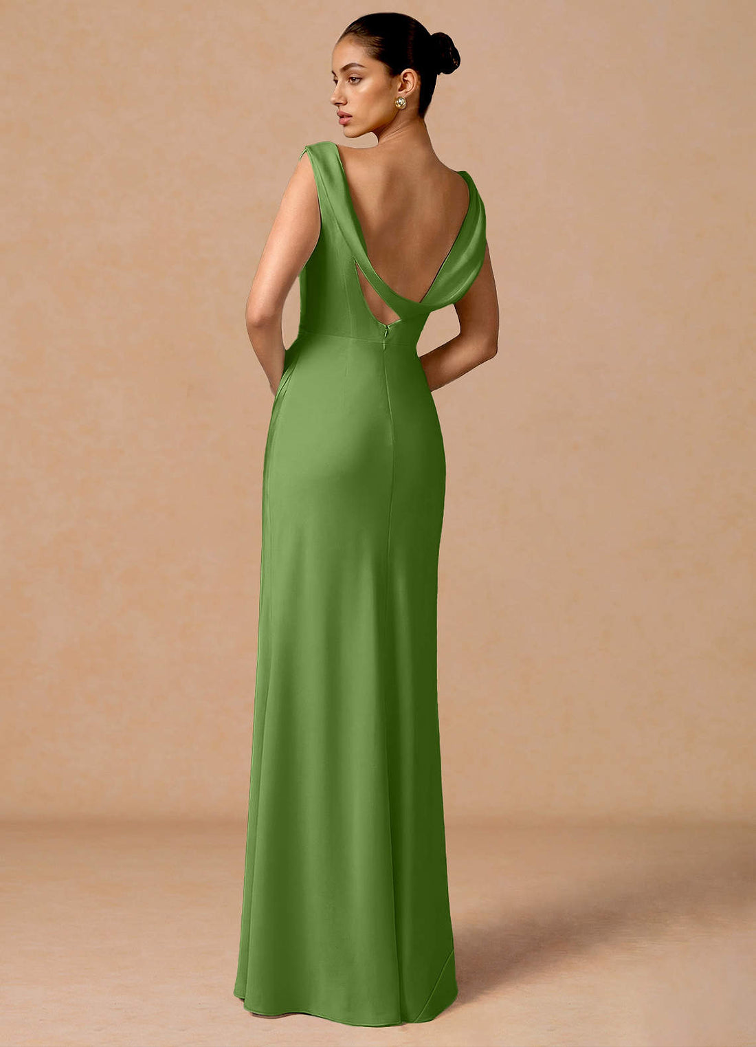 Evarine Sheath Boat-Neck Stretch Satin Evening Dress in Herb Green