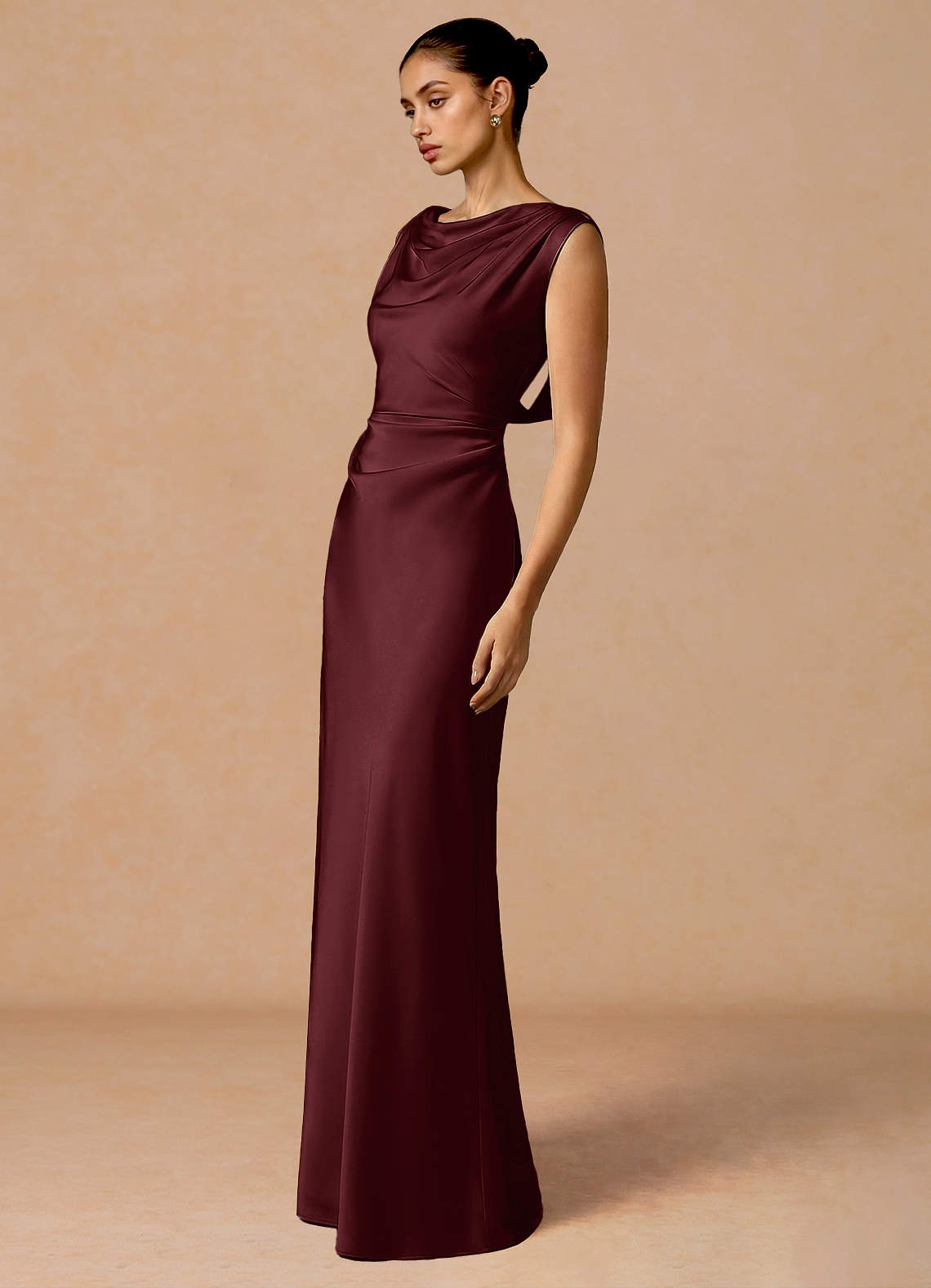 Evarine Sheath Boat-Neck Stretch Satin Evening Dress in Wine