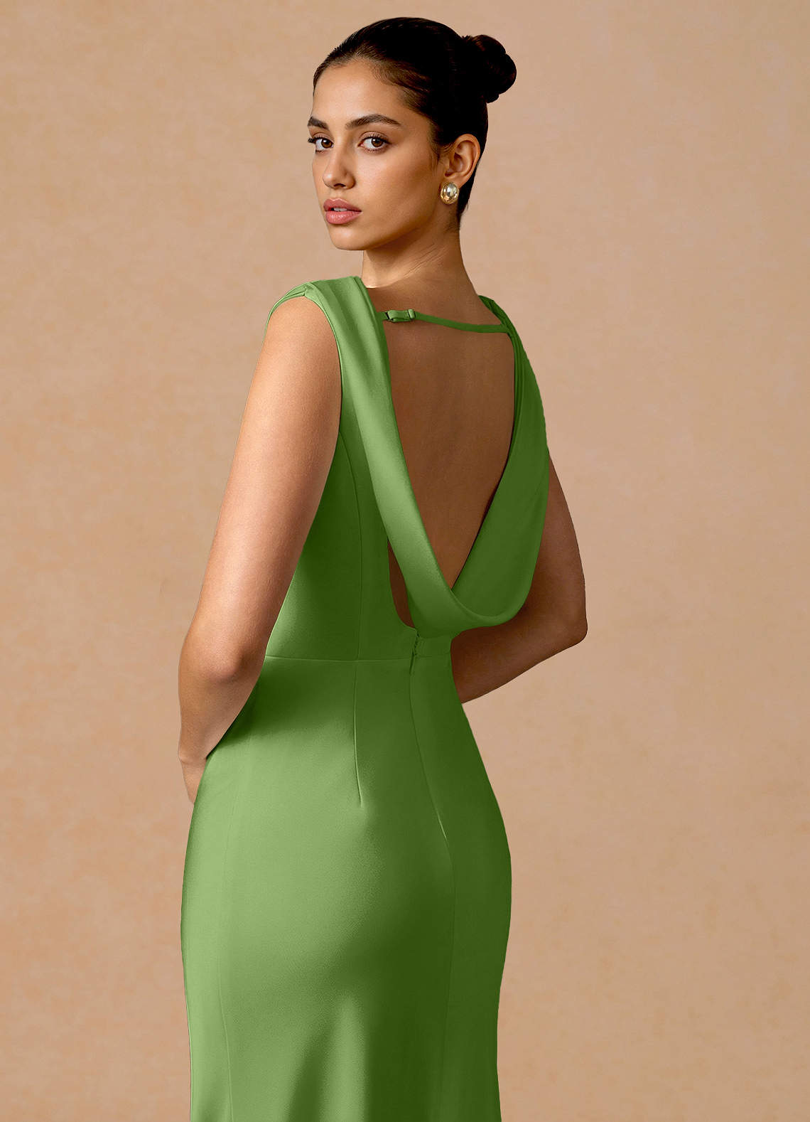 Evarine Sheath Boat-Neck Stretch Satin Evening Dress in Herb Green