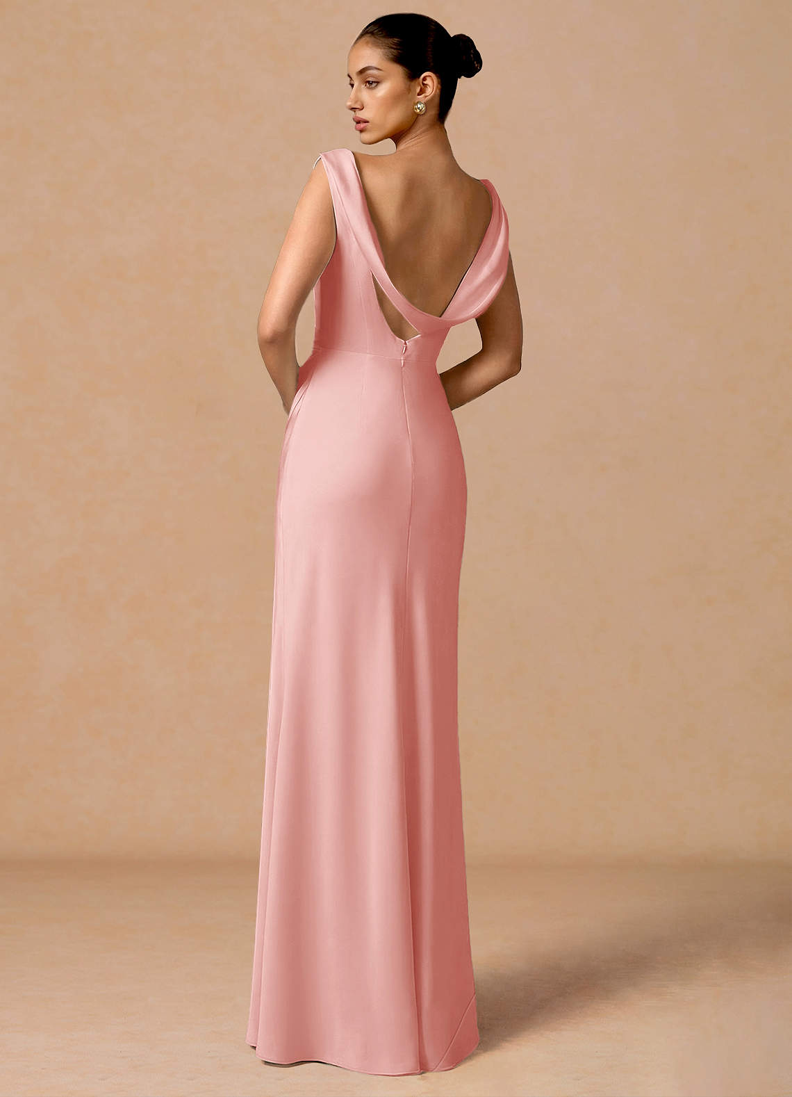 Evarine Sheath Boat-Neck Stretch Satin Evening Dress in Haze Pink