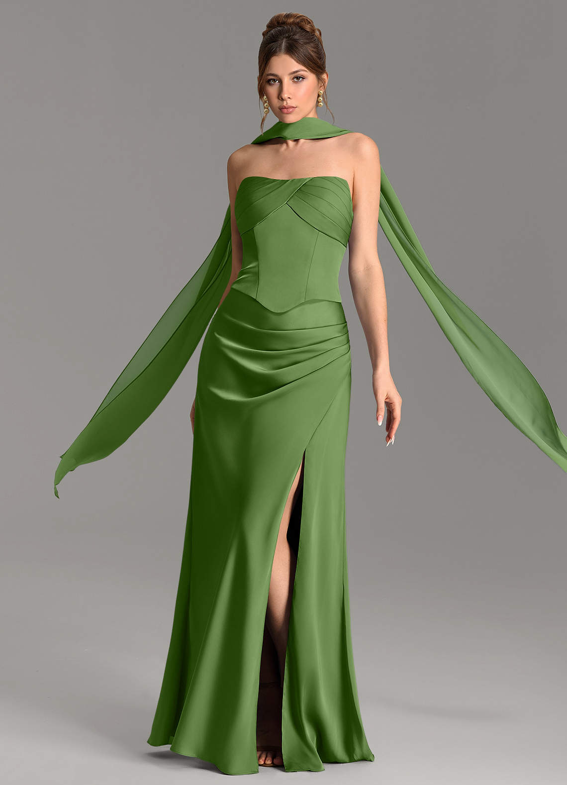 Nicki Sheath Scoop-Neck Stretch Satin Bridesmaid Dress in Basil