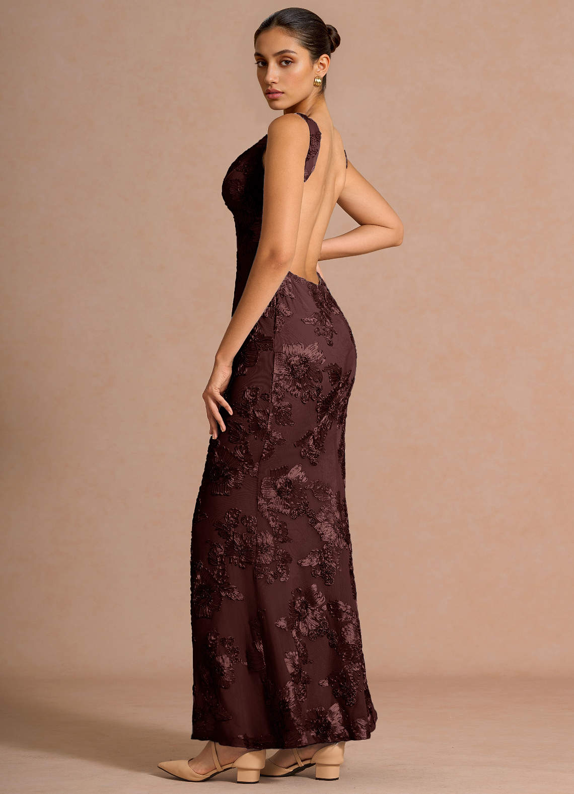 Ivellea Mermaid V-Neck Mesh Evening Dress in Coco
