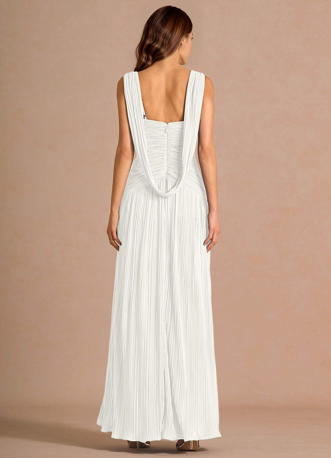 Quellia Sheath V-Neck Stretch Knit Wedding Guest Dress in White
