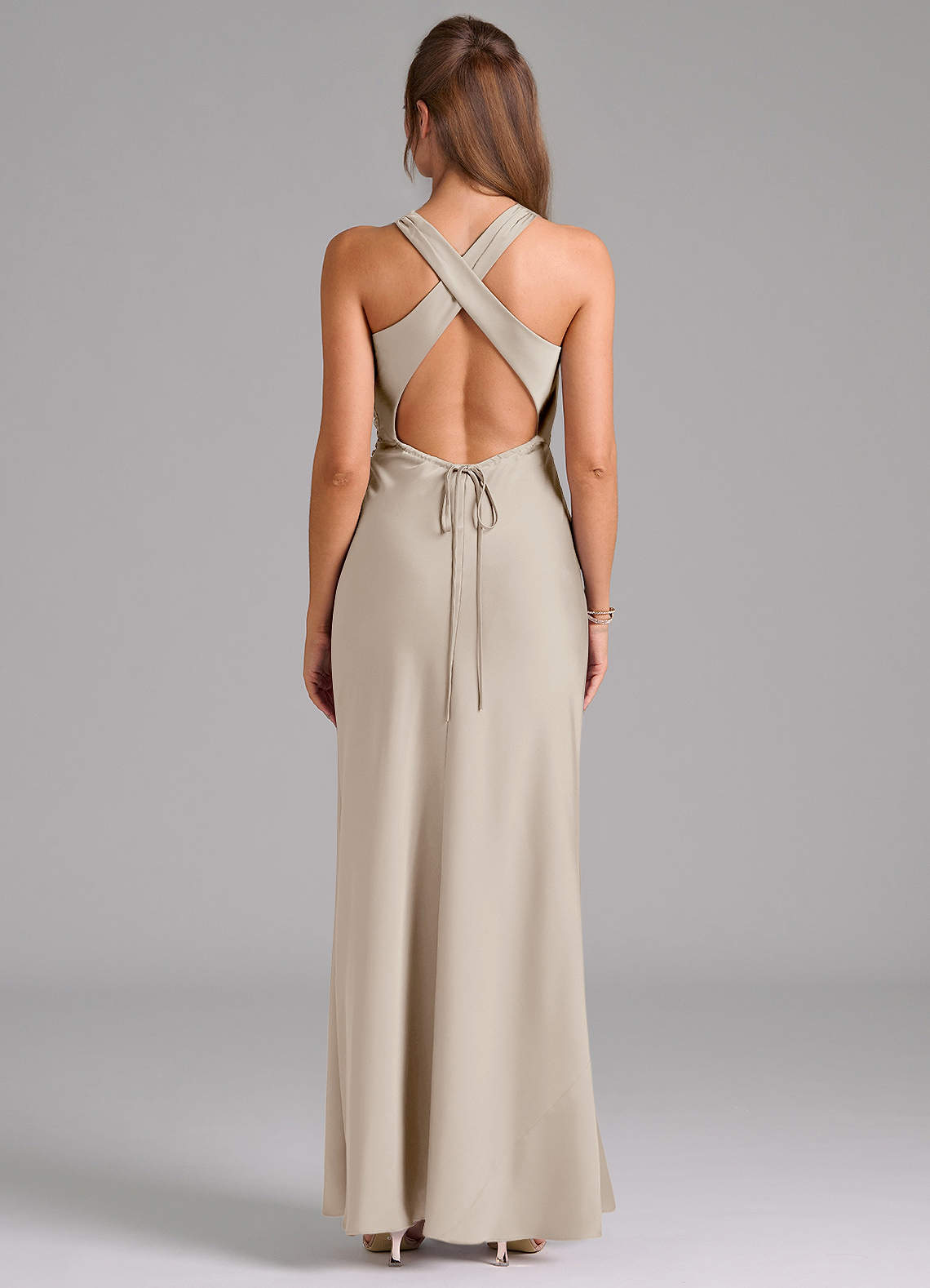 Evadne Sheath Scoop-Neck Stretch Satin Bridesmaid Dress in Frost