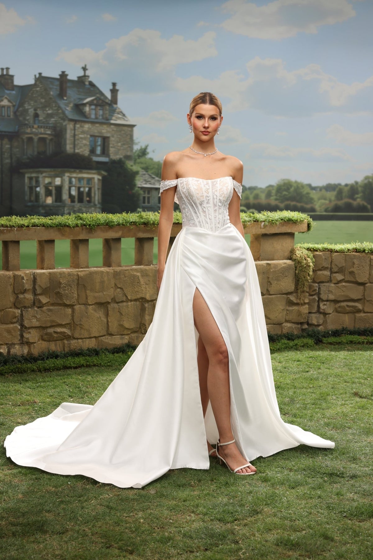 Faye white wedding dress detail view 9