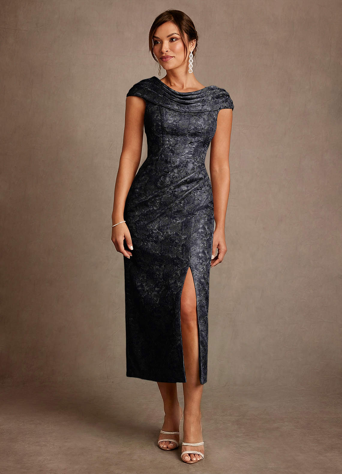 Alpine A-Line Scoop-Neck Jacquard Mother of the Bride Dress in black