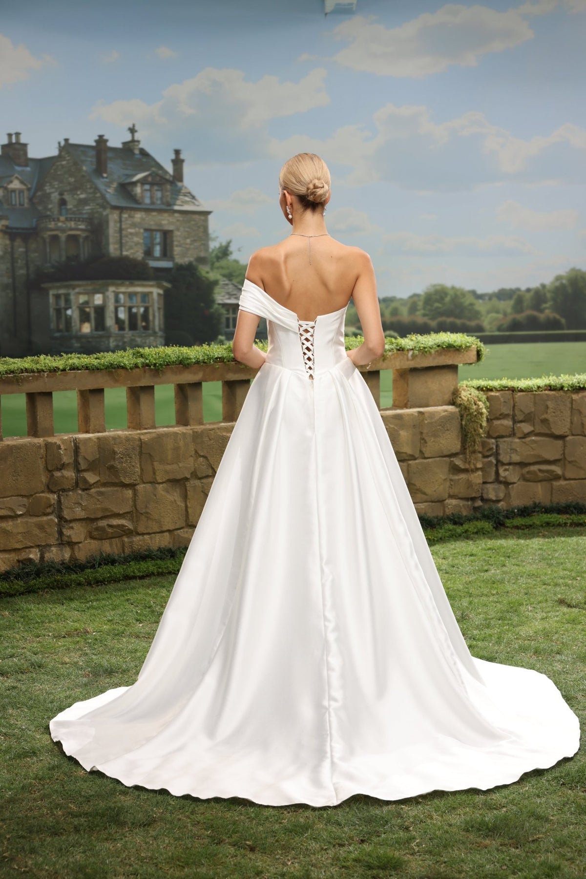 Galia white wedding dress back view 4