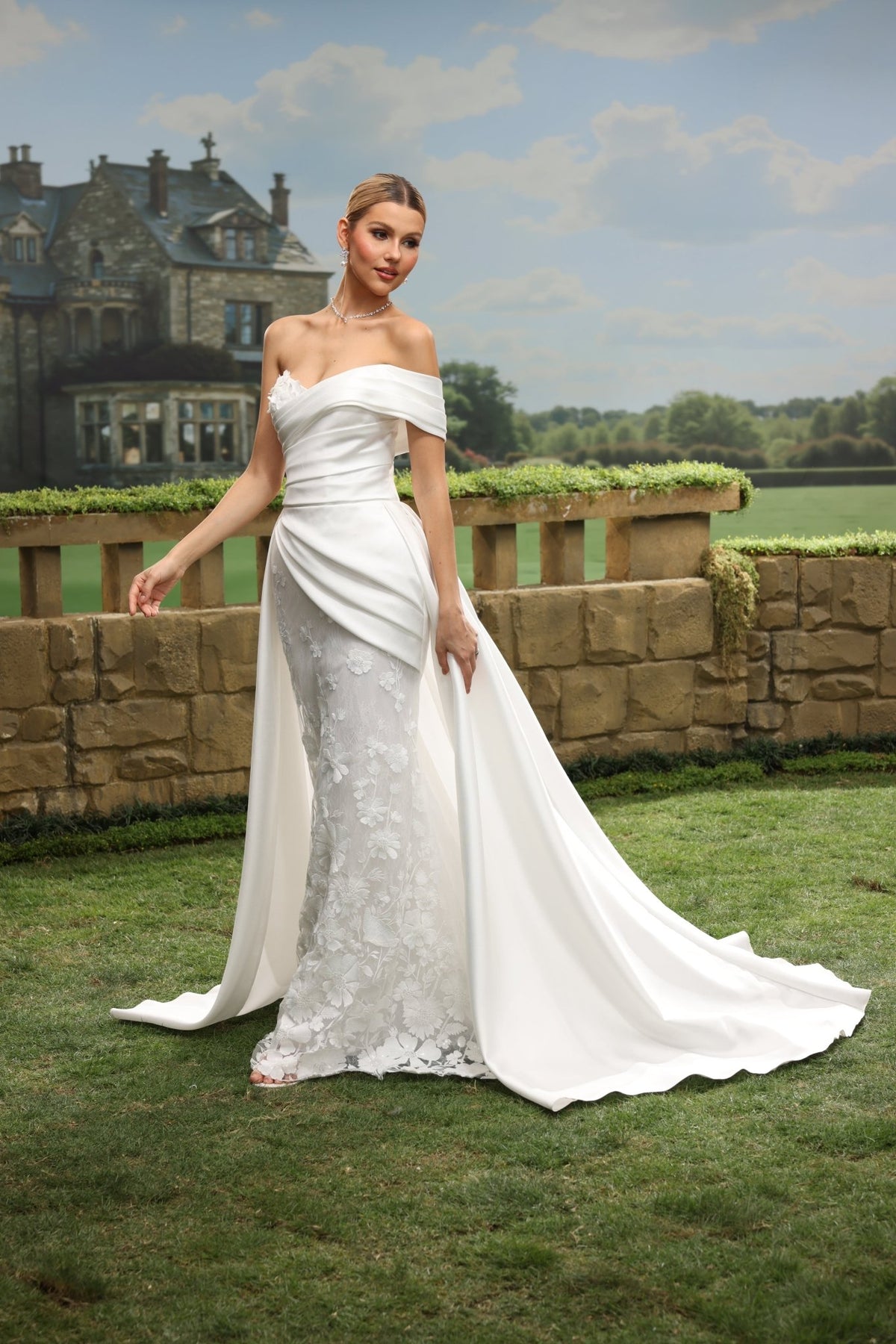 Galia white wedding dress side view 3