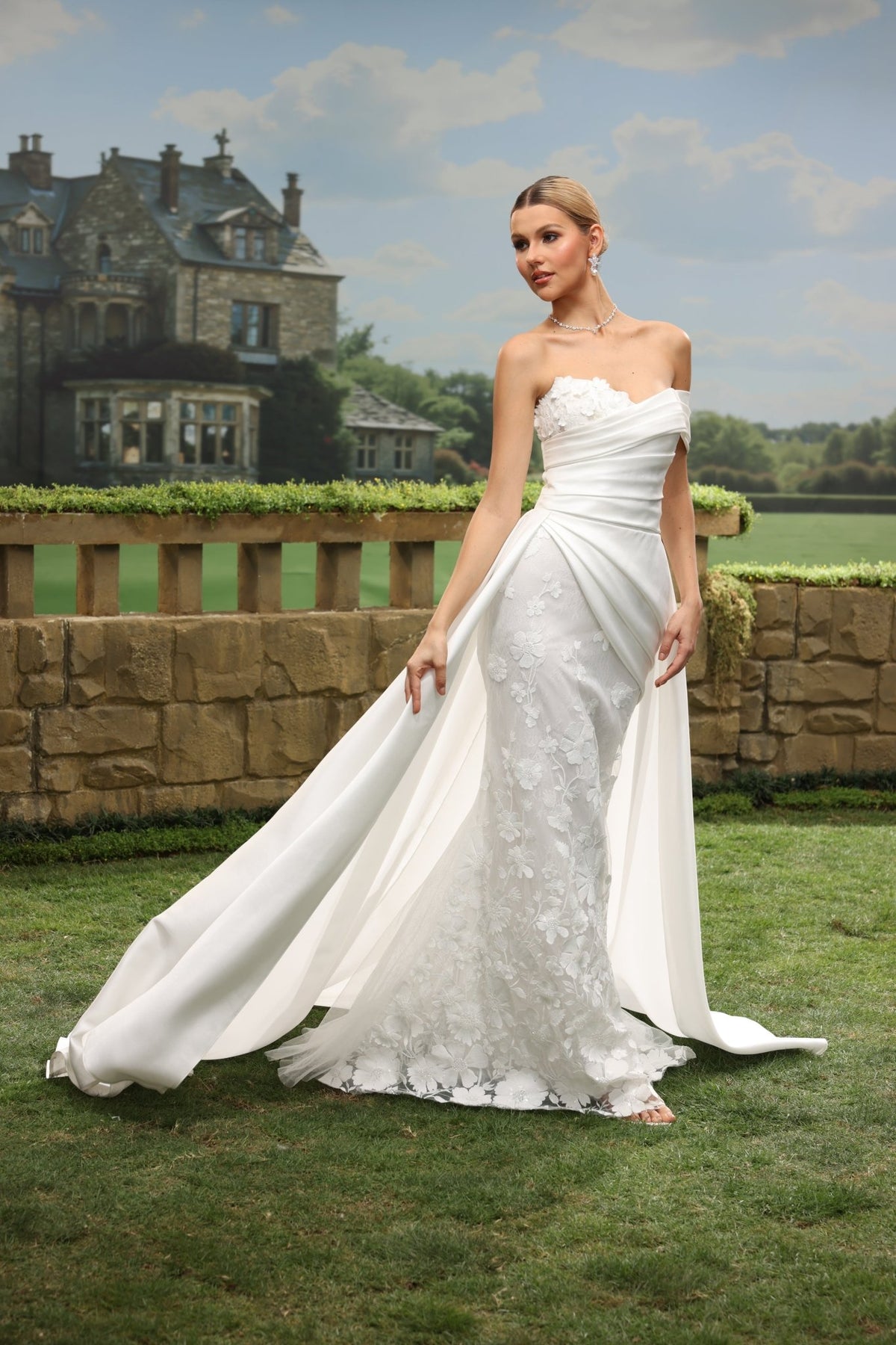 Galia white wedding dress side view 2
