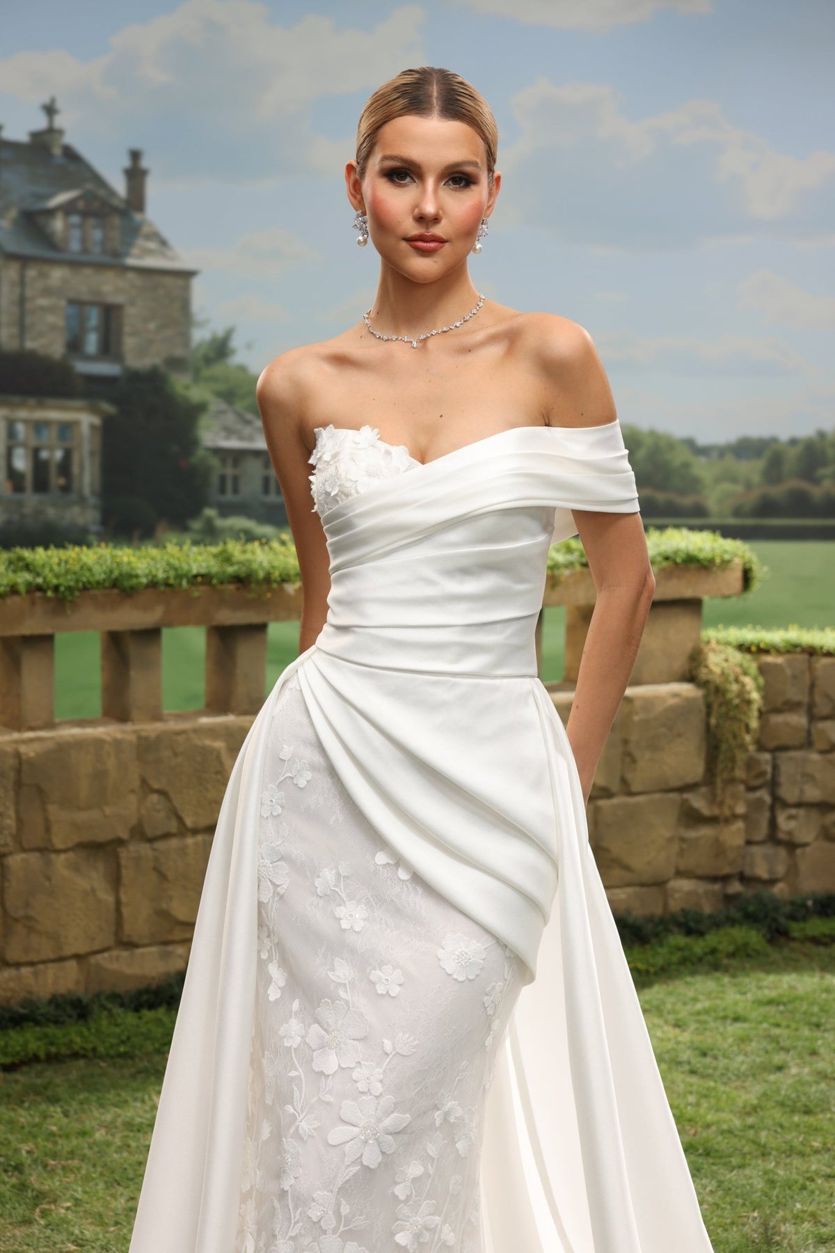 Galia white wedding dress detail view 7