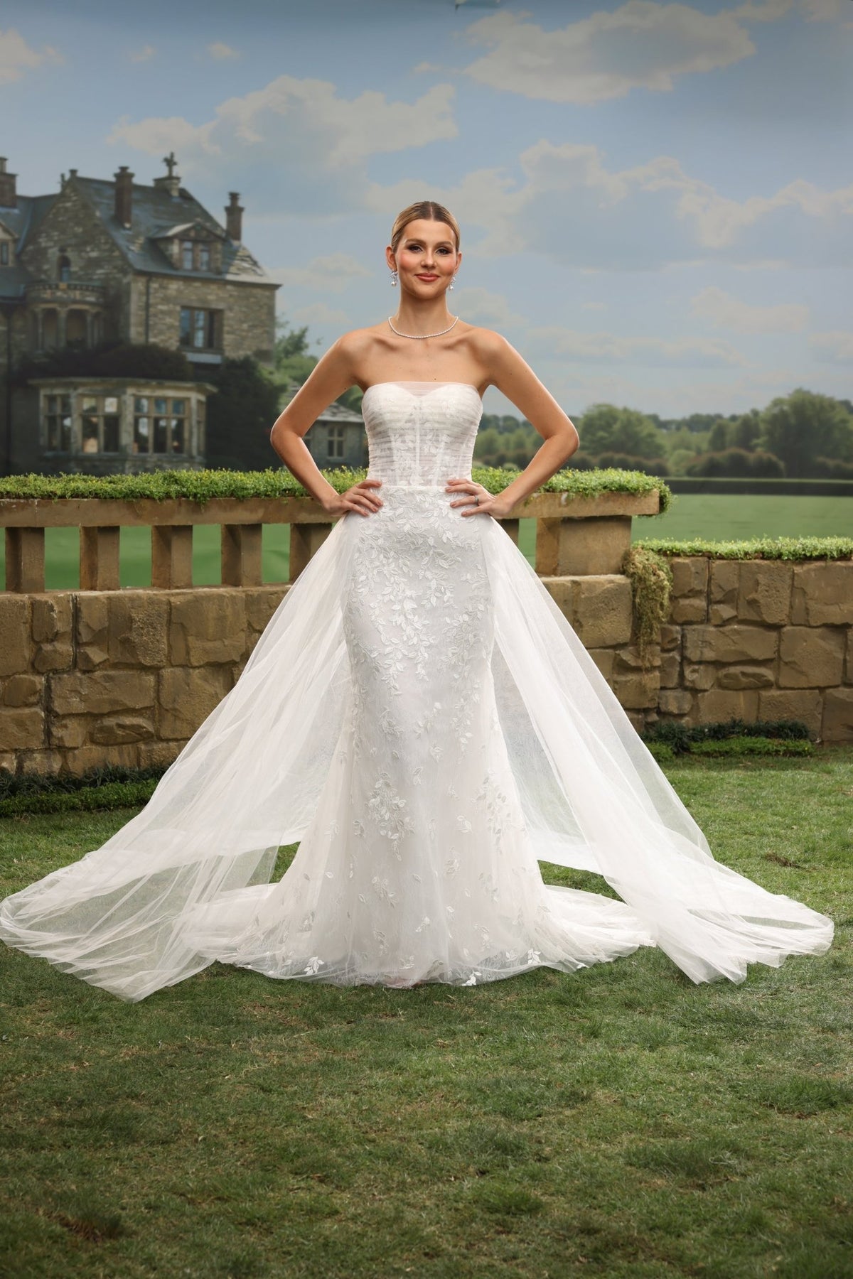 Gisra Mermaid Strapless Straight-Neck wedding dress — front view