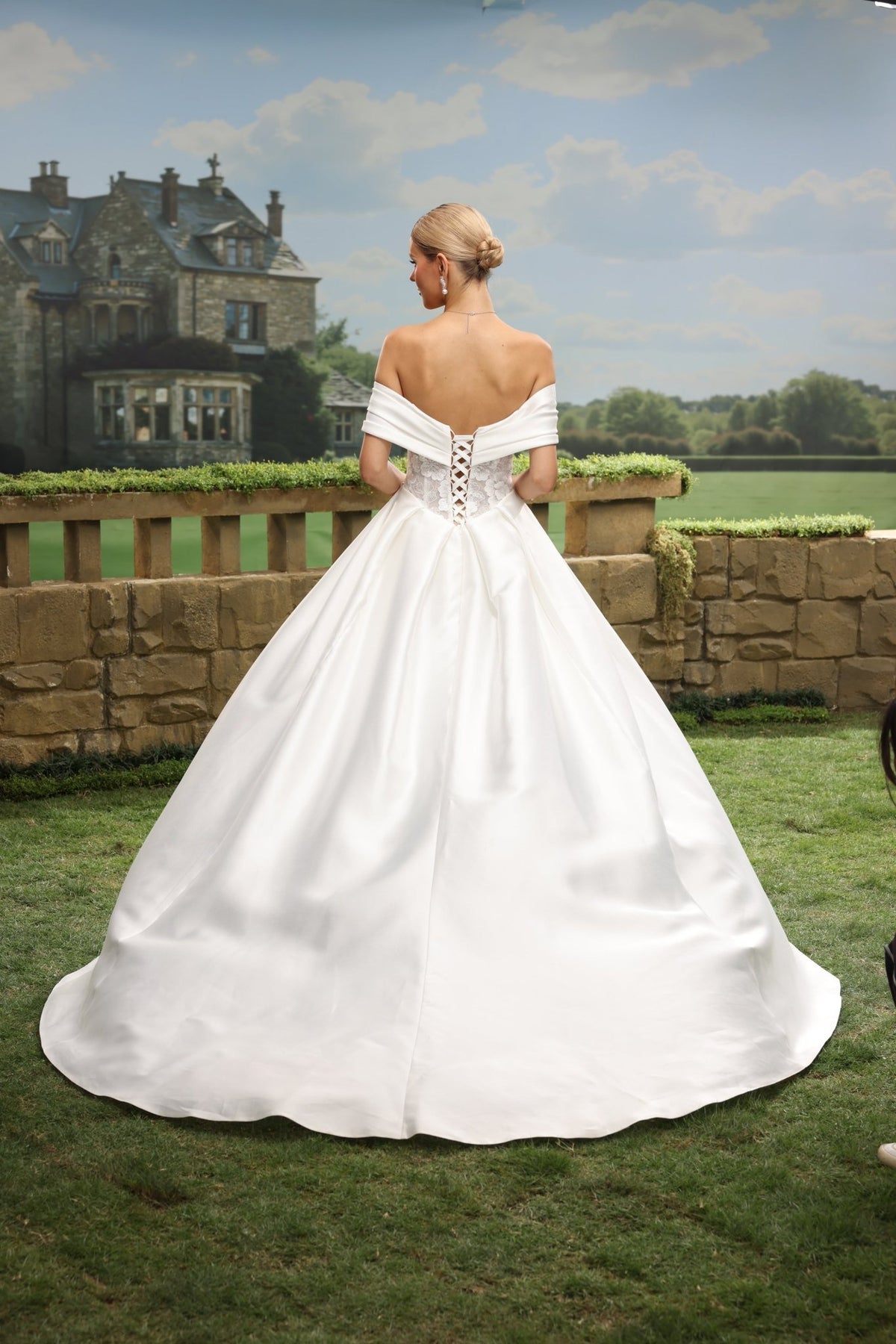 Alva white wedding dress back view 4